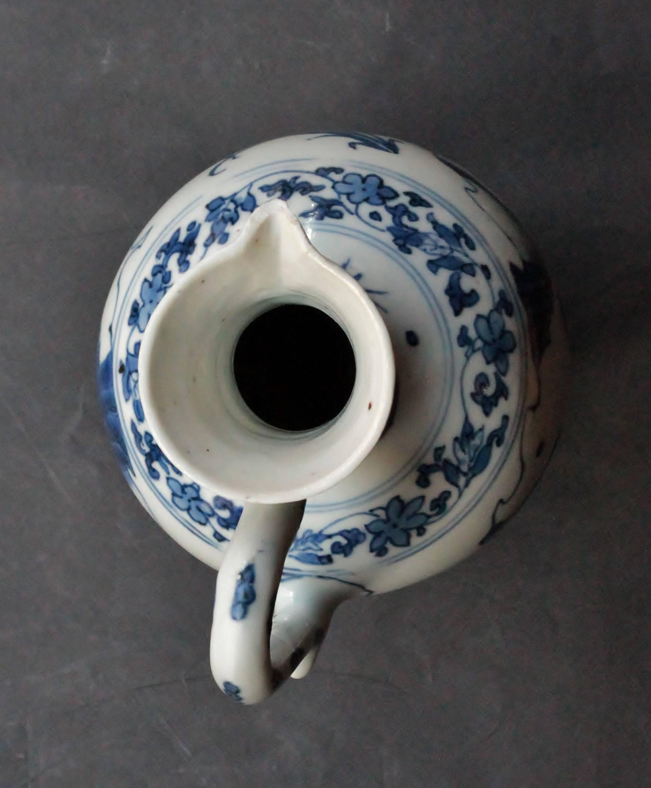 Chinese Export Blue and White Jug, Transition Period, 17th Century For Sale 2