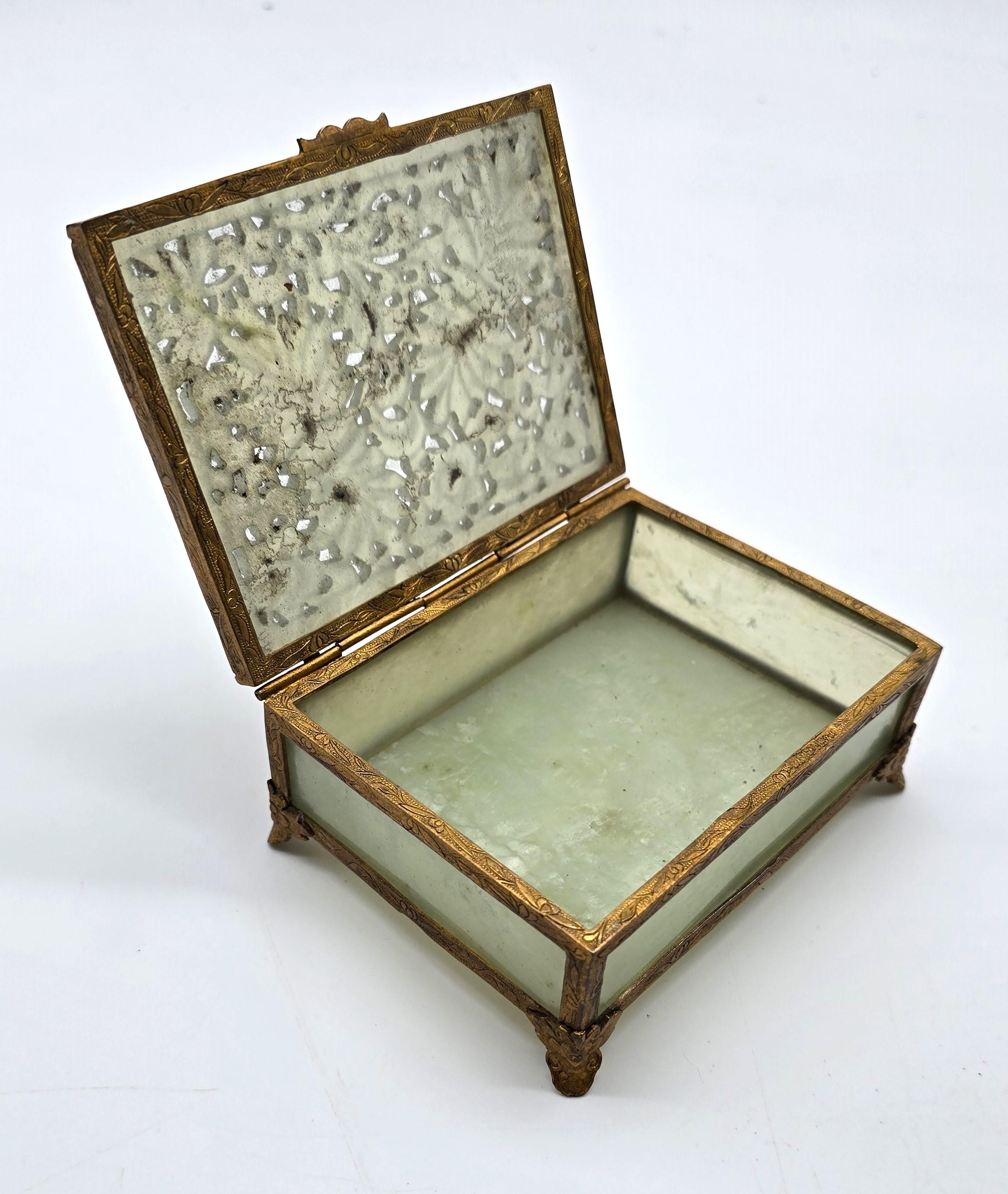 A Chinese jewelry box made from hand carved jade with gilt metal mounts C1920 In Good Condition For Sale In Central England, GB