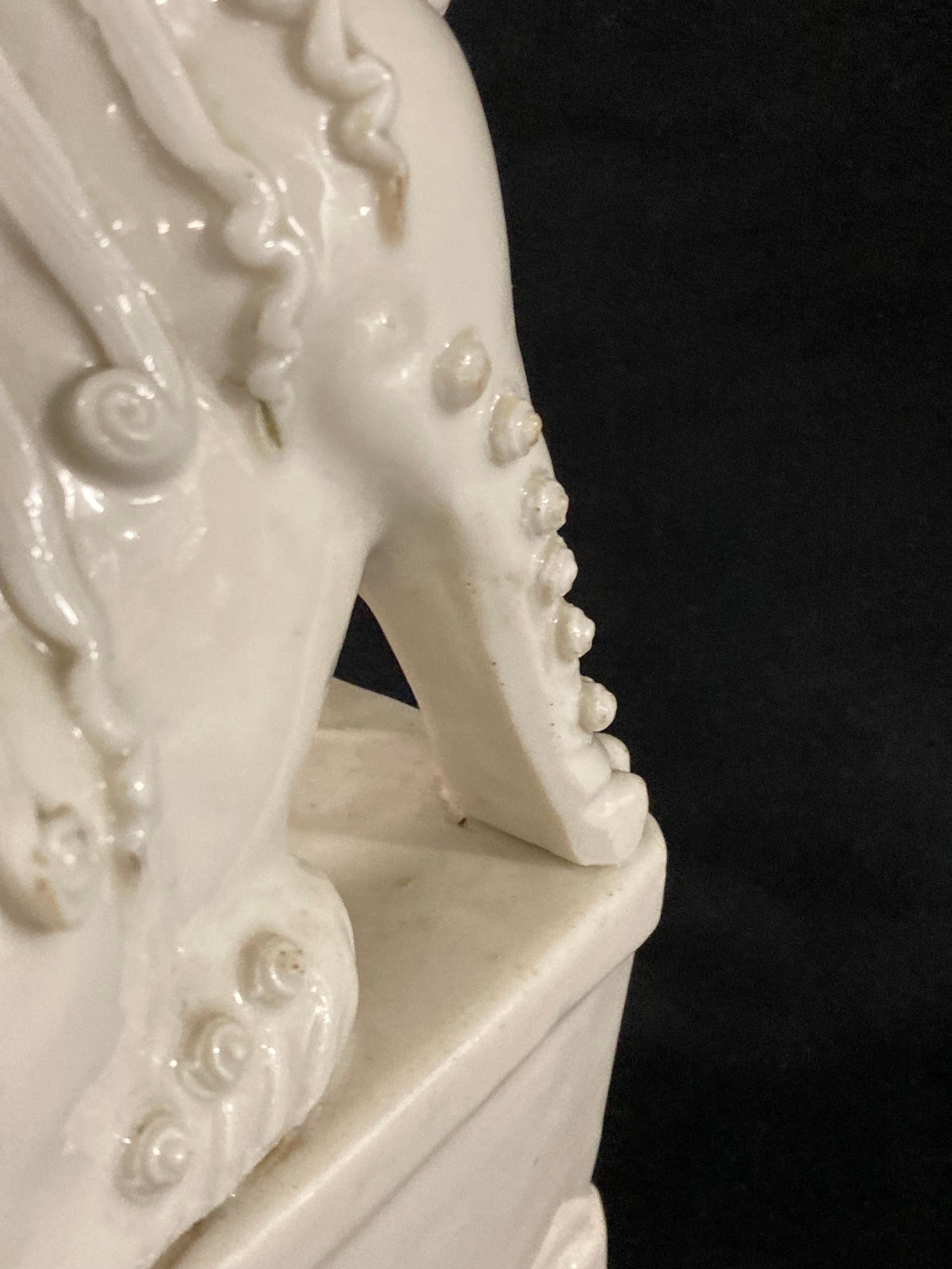 Perro Foo de porcelana china del periodo Kangxi, hacia 1680 en venta 11