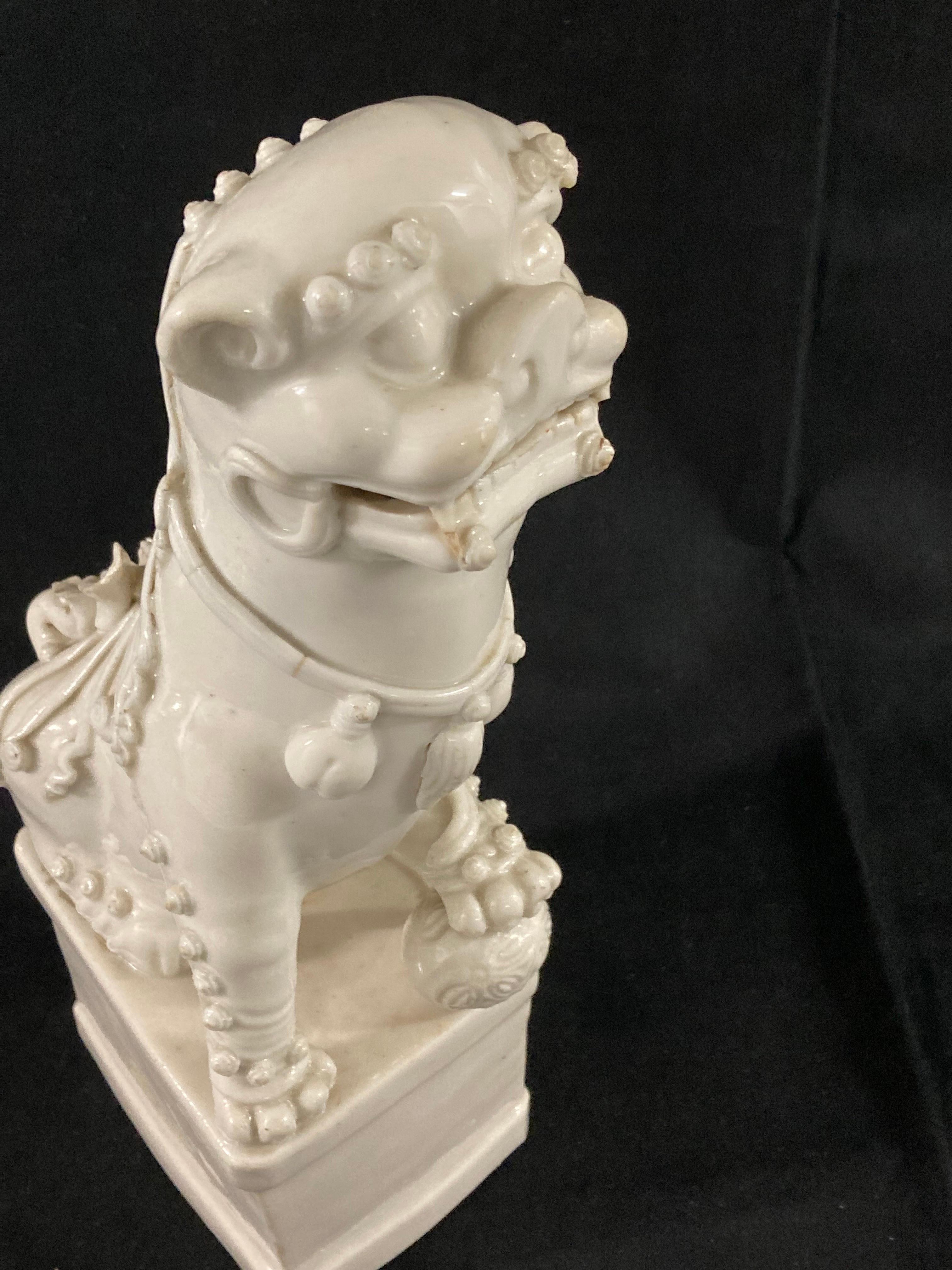 Perro Foo de porcelana china del periodo Kangxi, hacia 1680 finales del siglo XVII en venta