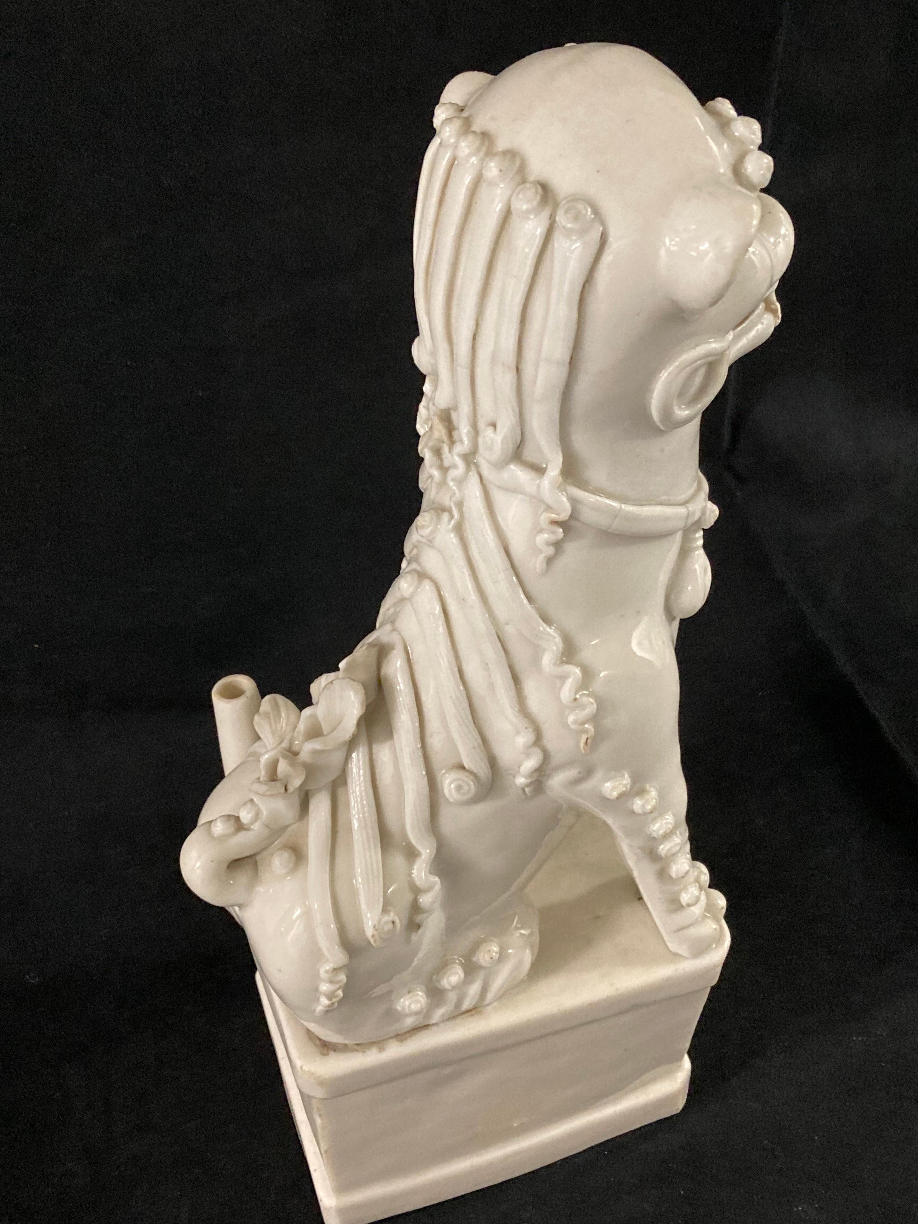 Perro Foo de porcelana china del periodo Kangxi, hacia 1680 en venta 4