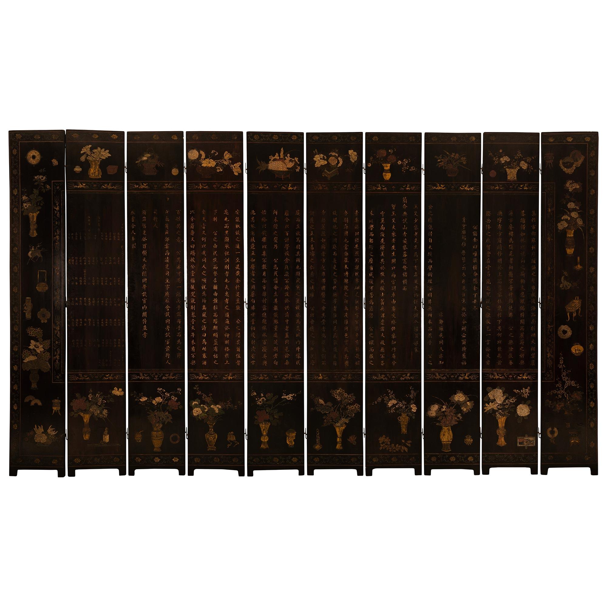 A Chinese mid 18th century Laquered Coromandel screen In Good Condition For Sale In West Palm Beach, FL