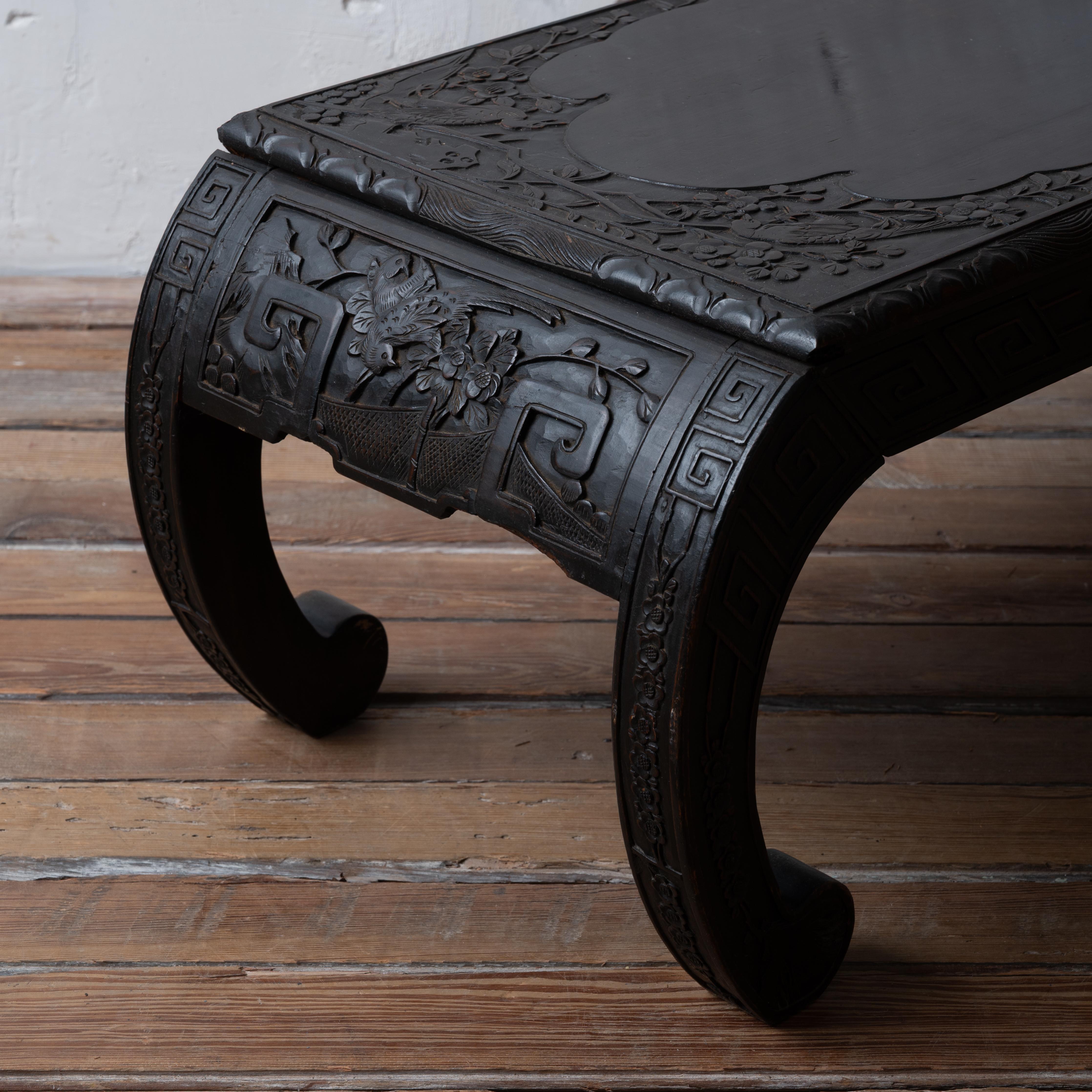 A Chinese Opium Table, 1930s In Good Condition For Sale In Savannah, GA