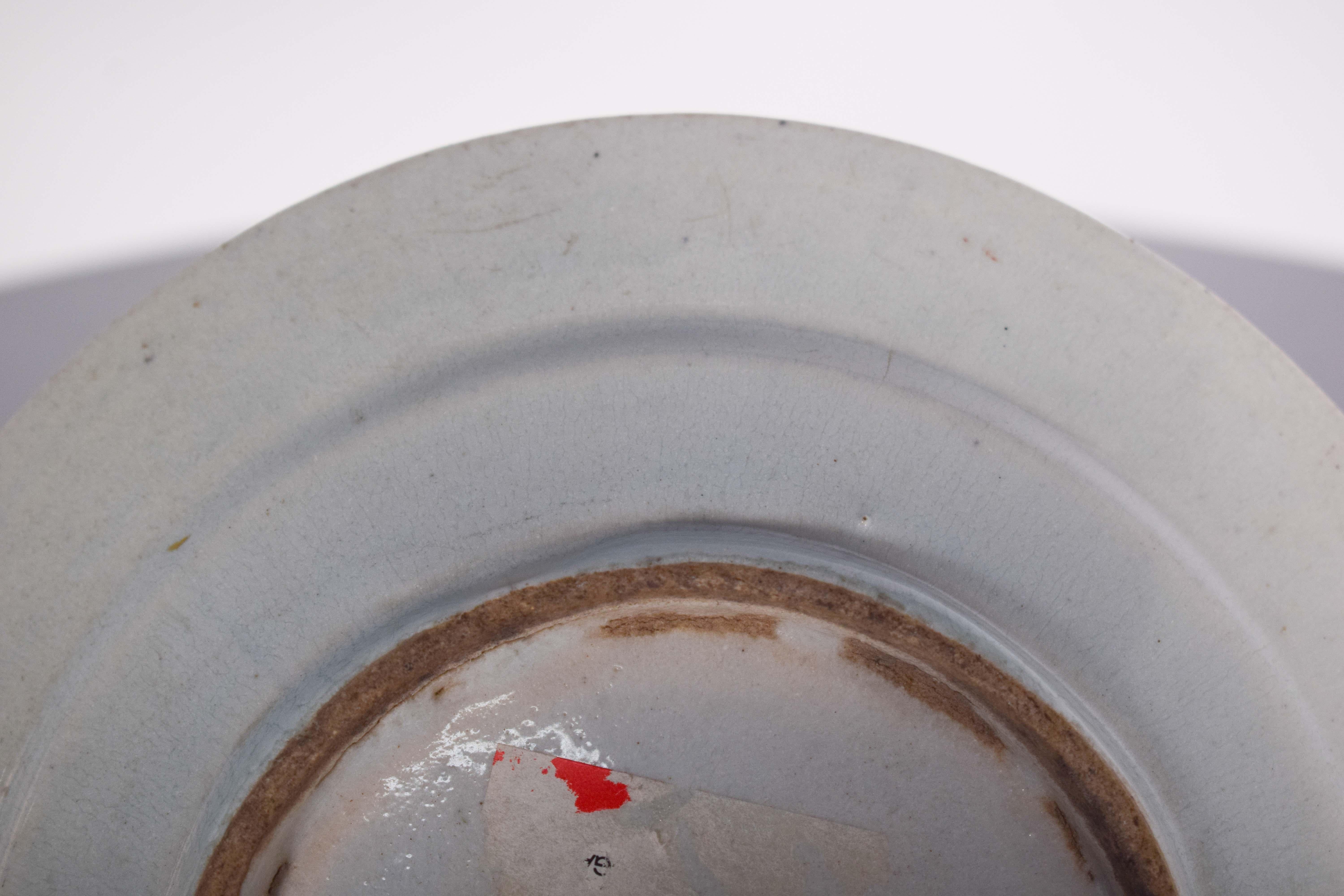A Chinese Porcelain Plate for Export In Good Condition For Sale In Lisboa, Lisboa