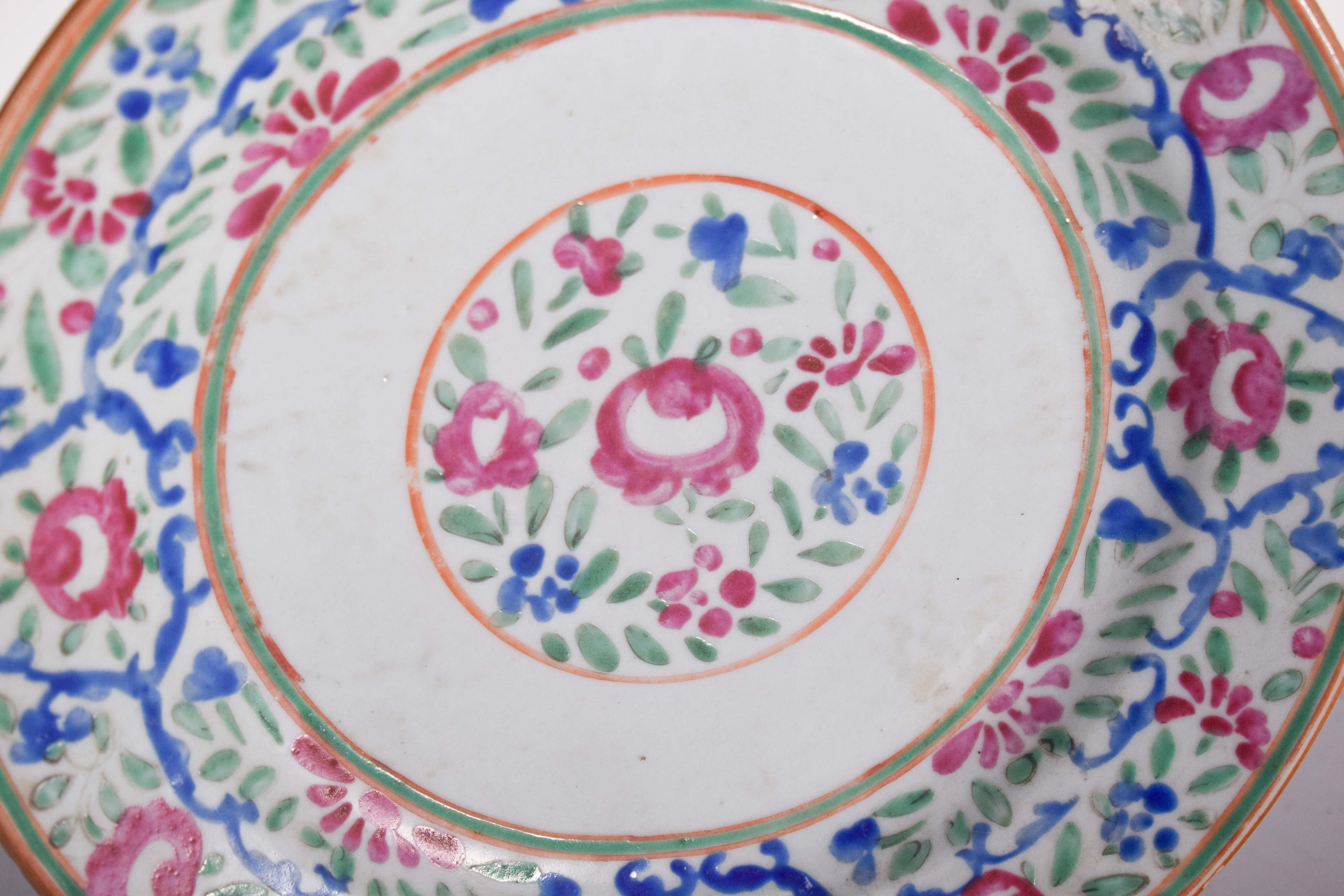 Baroque A Chinese Porcelain Plate for Export, Qing Dynasty For Sale