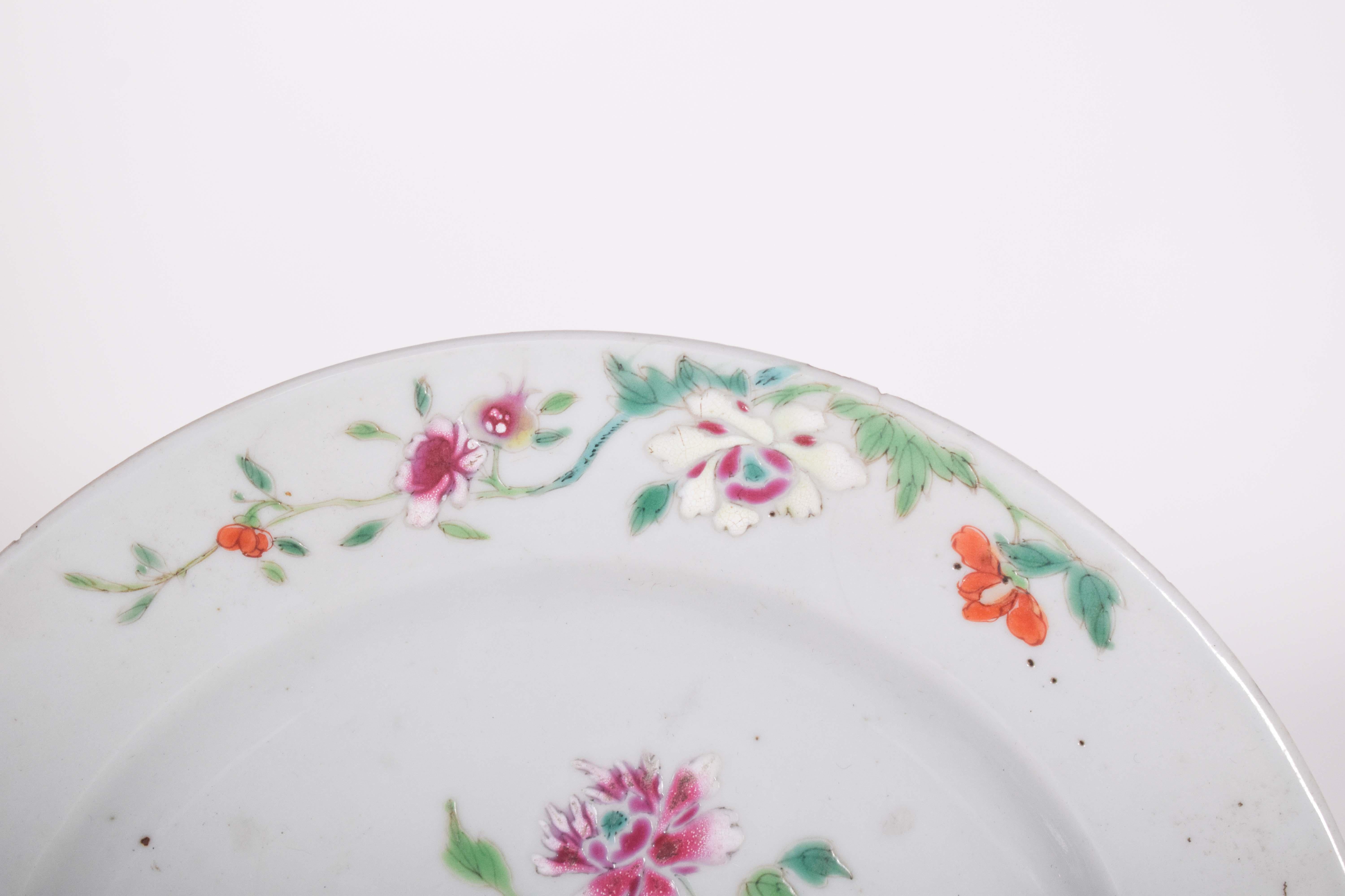 Plato hondo de porcelana china para exportación, dinastía Qing Barroco en venta