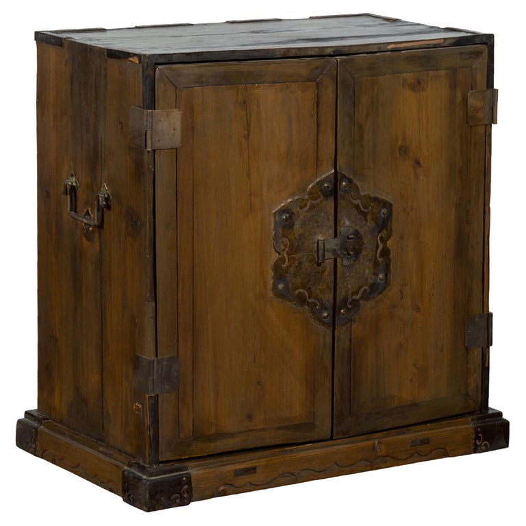 A Chinese Qing Dynasty Period 19th Century Carrying Chest with Lateral Handles For Sale