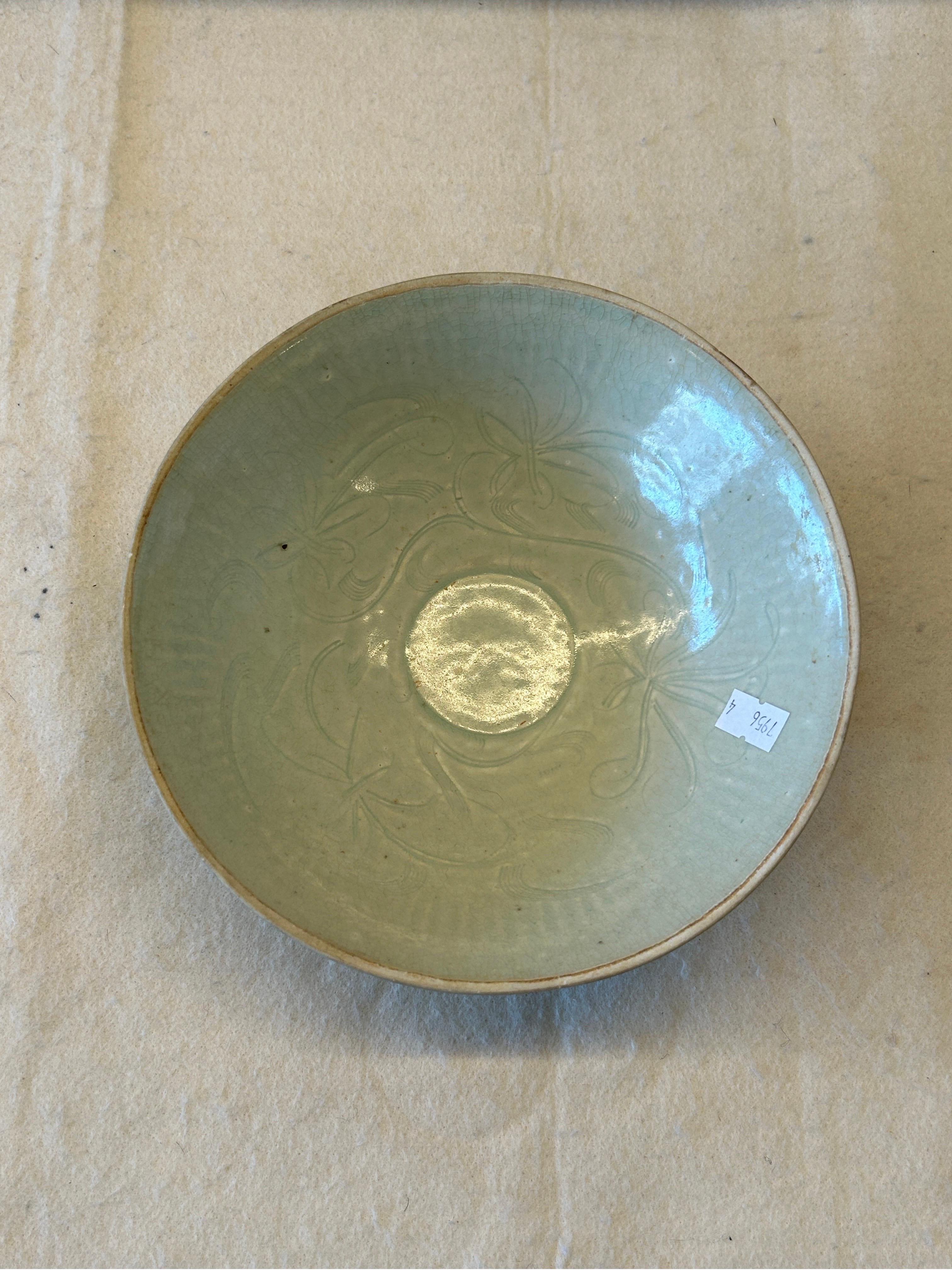 Bol à fleurs chinois Qingbai incisé, Dynastie Song, Ex Christie's en vente 2