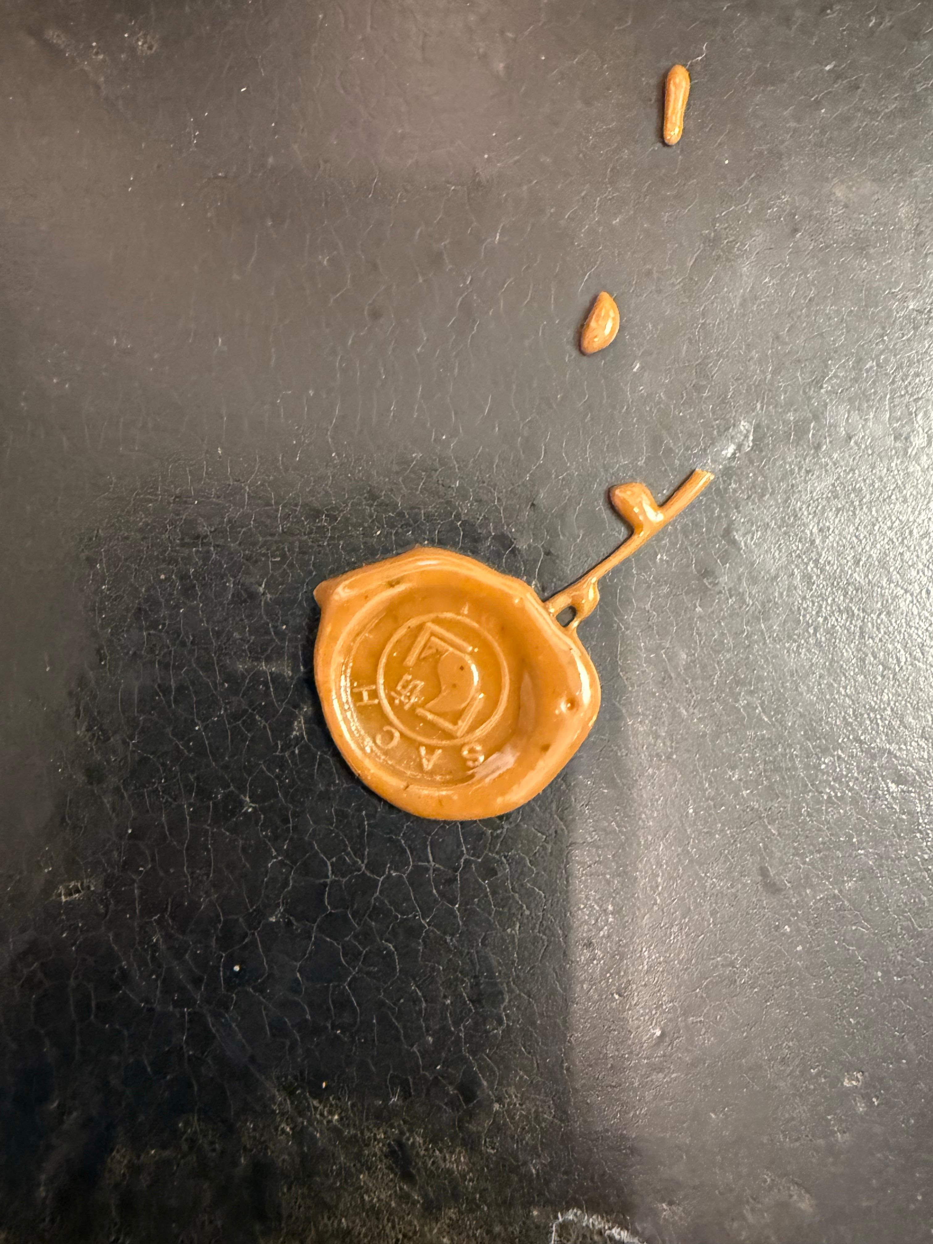 Boîte à couvercle en bois chinois laqué noir et doré, début du 20e siècle 3