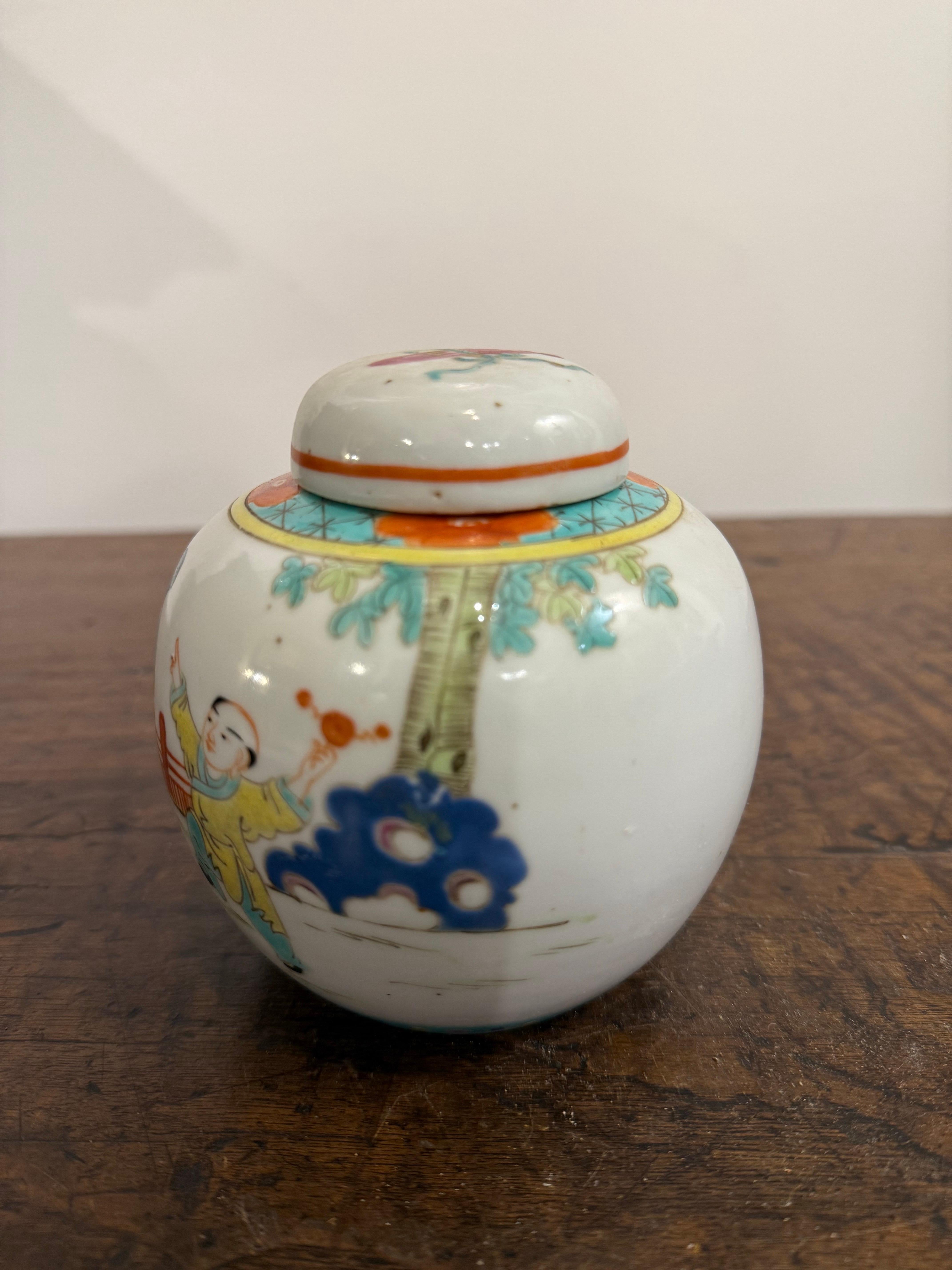 Chinesisches Wucai-Porzellan-Ingwer-Glas mit Deckel, 19.

Provenienz: Private Western Australian Collection.

Abmessungen:
Höhe: 10,5 cm.
Durchmesser: 10 cm.