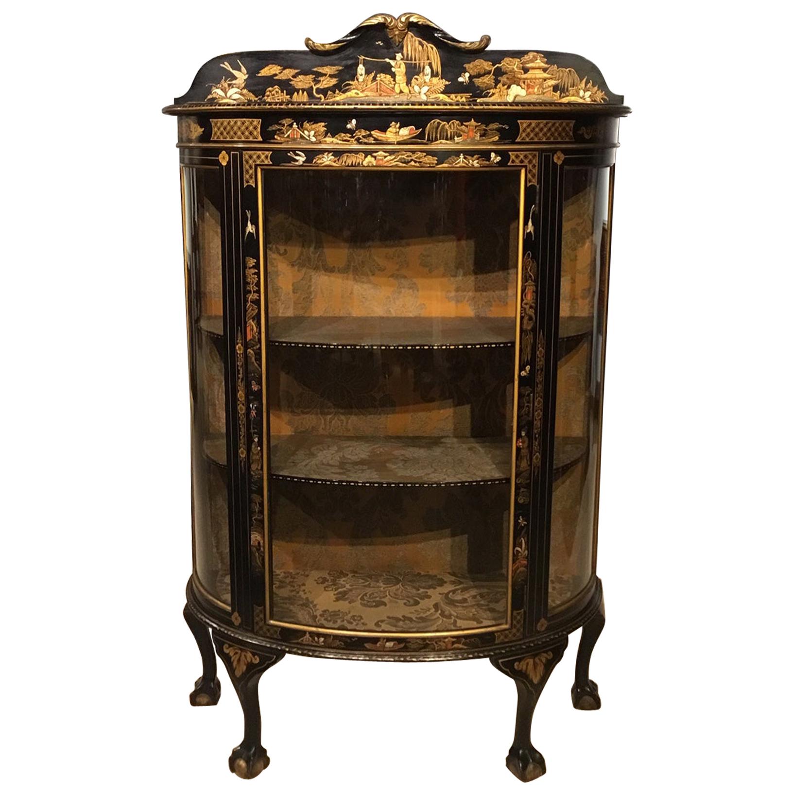 Chinoiserie 1920s Period Lacquered Display Cabinet For Sale