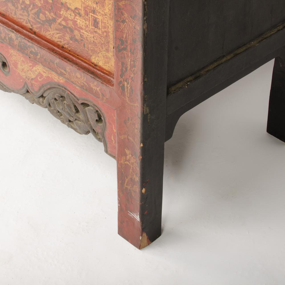 Asiatique A.I.C., une armoire laquée rouge de style Chinoiserie, 19ème C. en vente