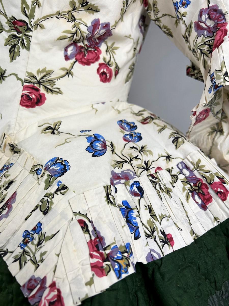 A chintz casaquin with Pagoda Sleeves and Falbalas French Circa 1860 For Sale 9