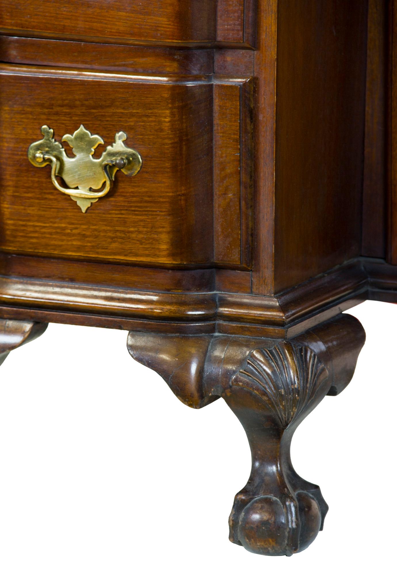 American Chippendale Style Carved Mahogany Block and Shell Kneehole Desk, circa 1890 For Sale