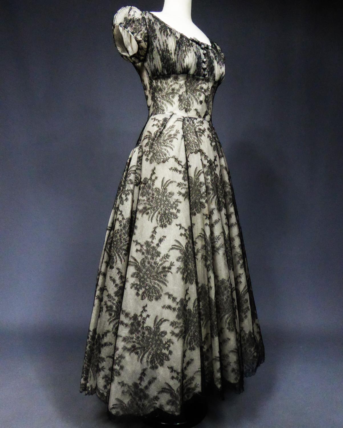 A Christian Dior Lace Couture Gown Collection Ligne Oblique (?) Circa 1950 For Sale 2