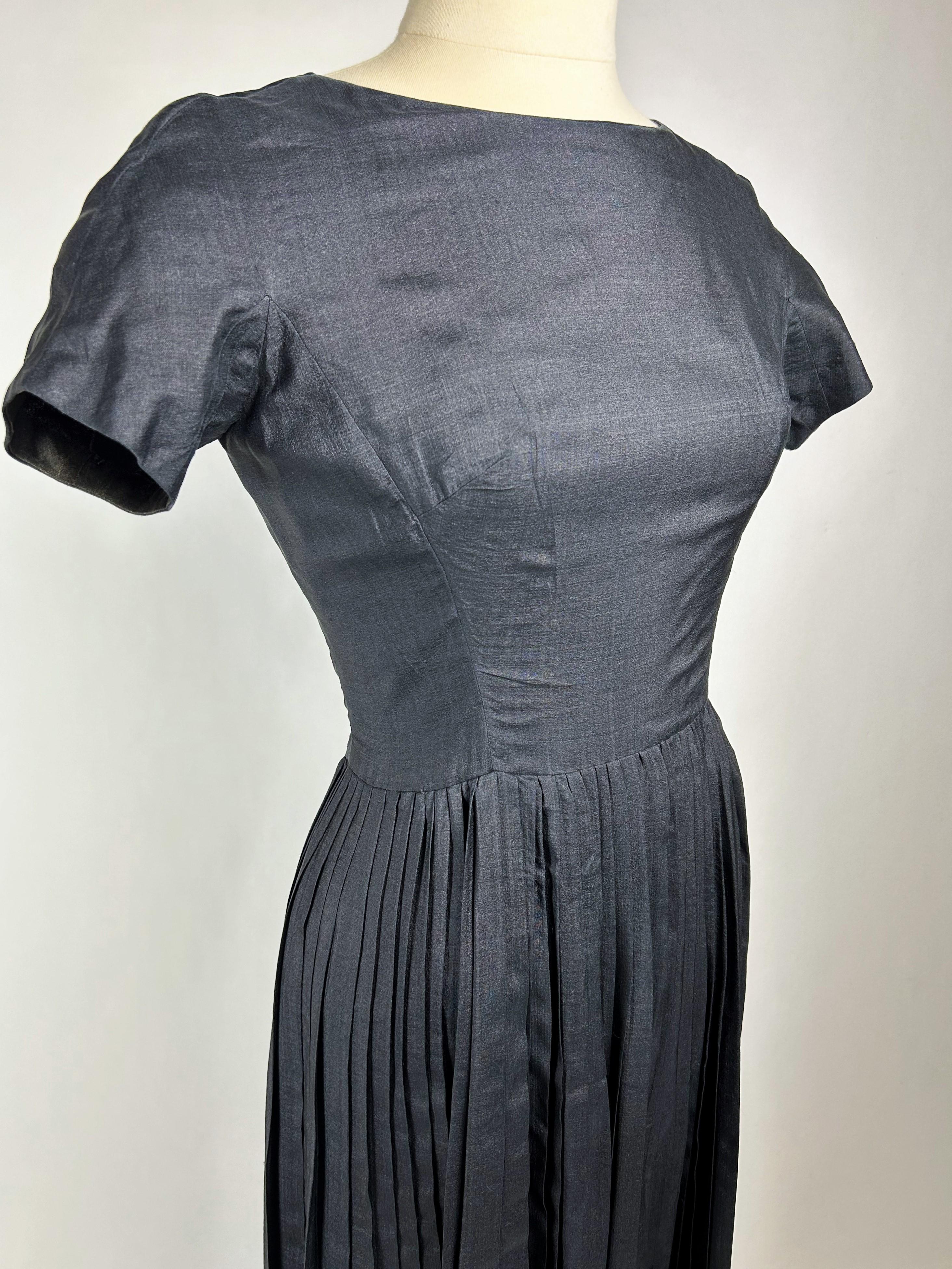 Graues Christian Dior New Yorker Seidenkleid und Jacke aus Seide, um 1958 im Angebot 6