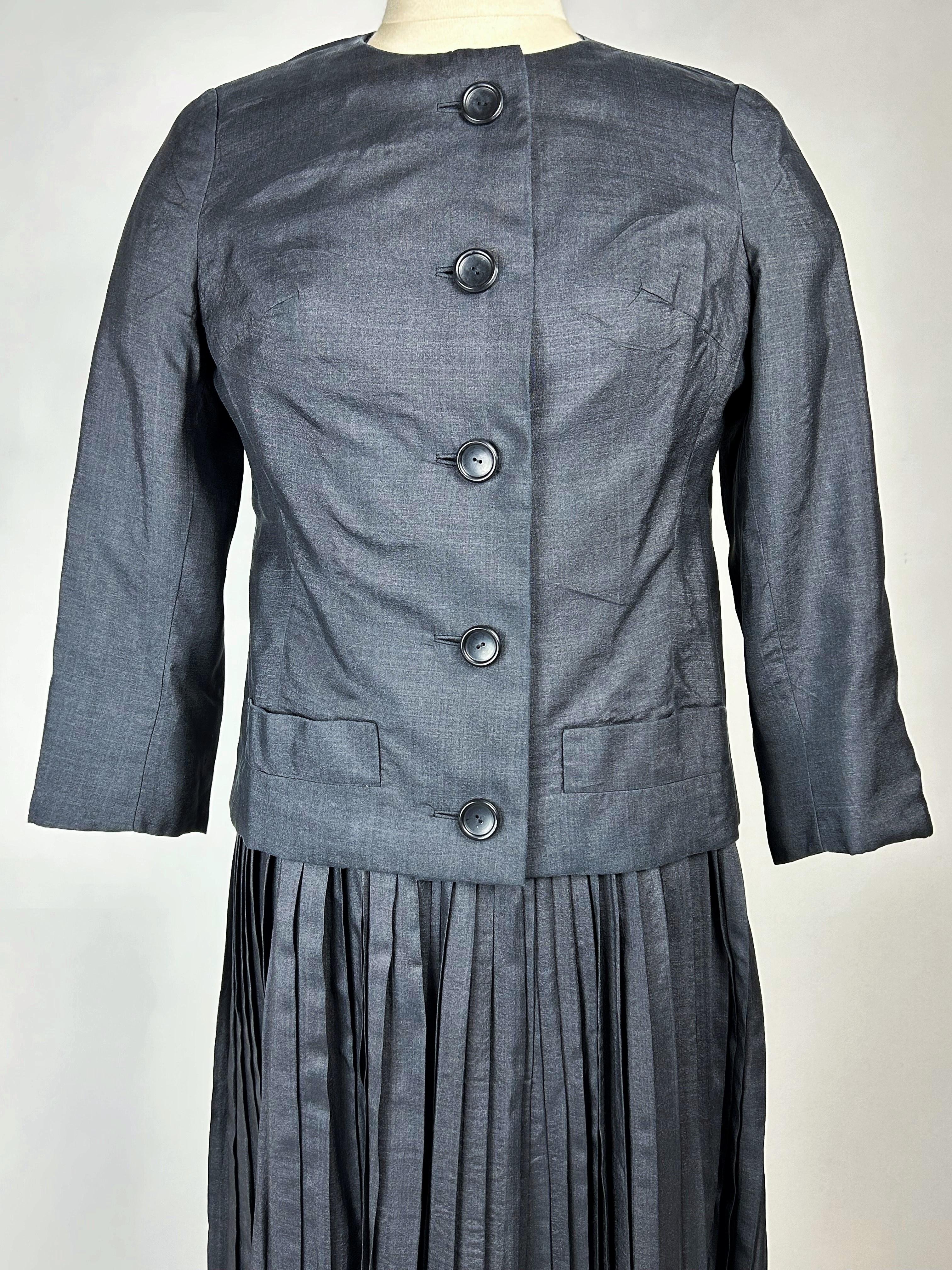 Graues Christian Dior New Yorker Seidenkleid und Jacke aus Seide, um 1958 im Angebot 7