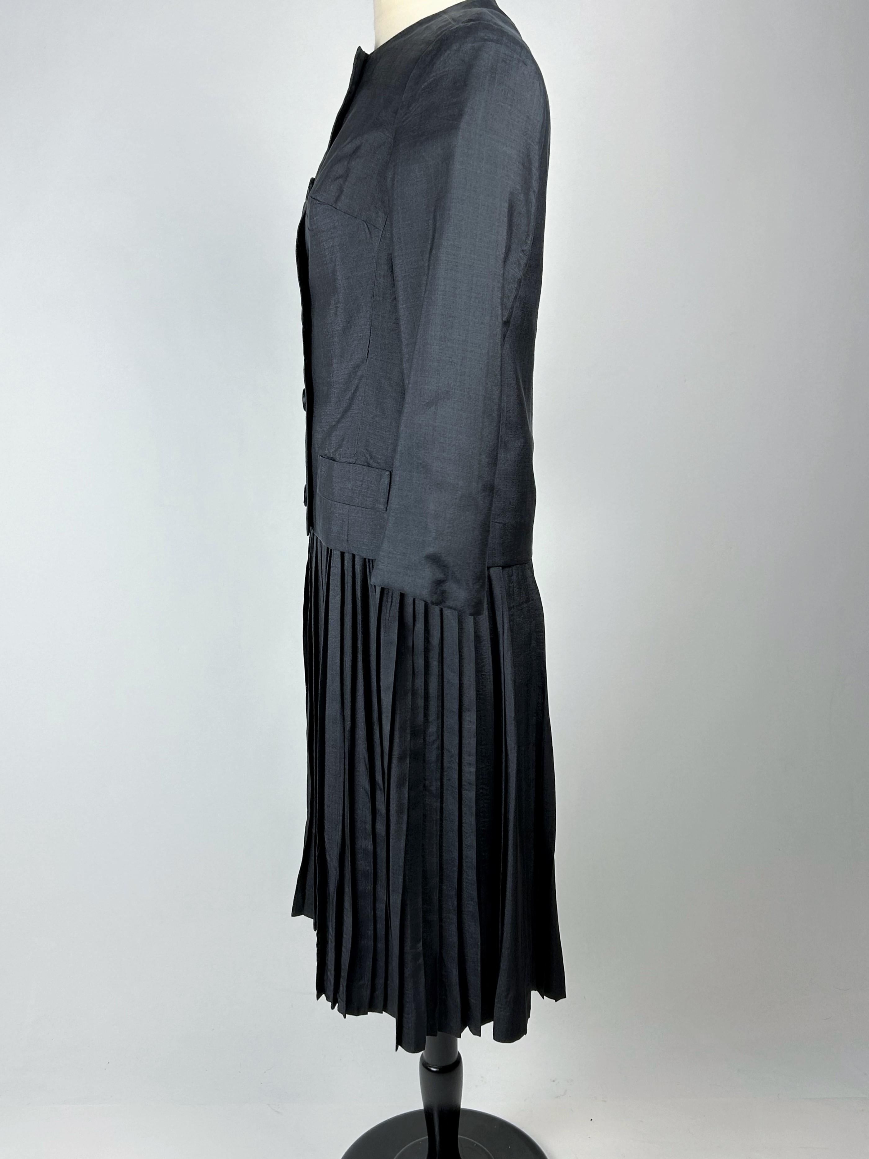 Graues Christian Dior New Yorker Seidenkleid und Jacke aus Seide, um 1958 im Angebot 11