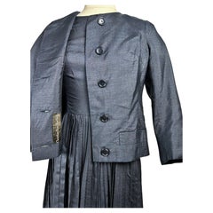 Robe et veste en soie grise de Christian Dior &New Circa 1958