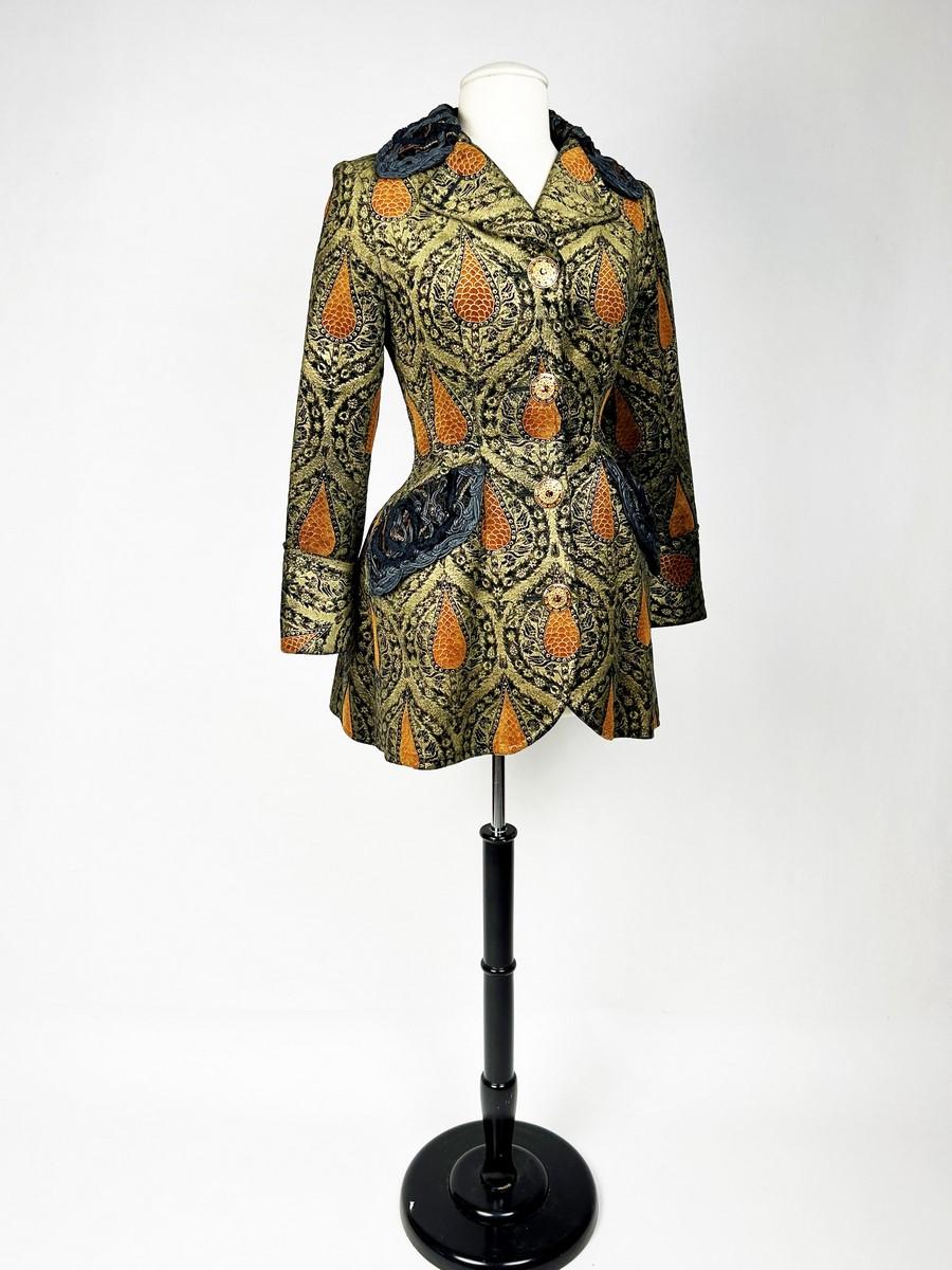 A Christian Lacroix Couture Frock Coat Golden Printed Jacket Circa 1990 In Good Condition For Sale In Toulon, FR