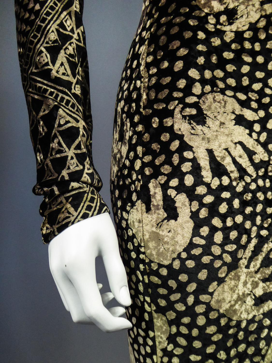 Une robe de Christian Lacroix en velours imprimé Circa 1991/2000 en vente 7