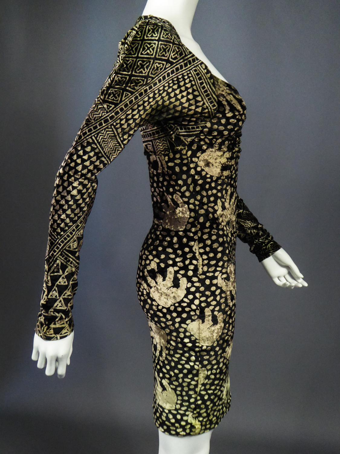 Une robe de Christian Lacroix en velours imprimé Circa 1991/2000 en vente 9