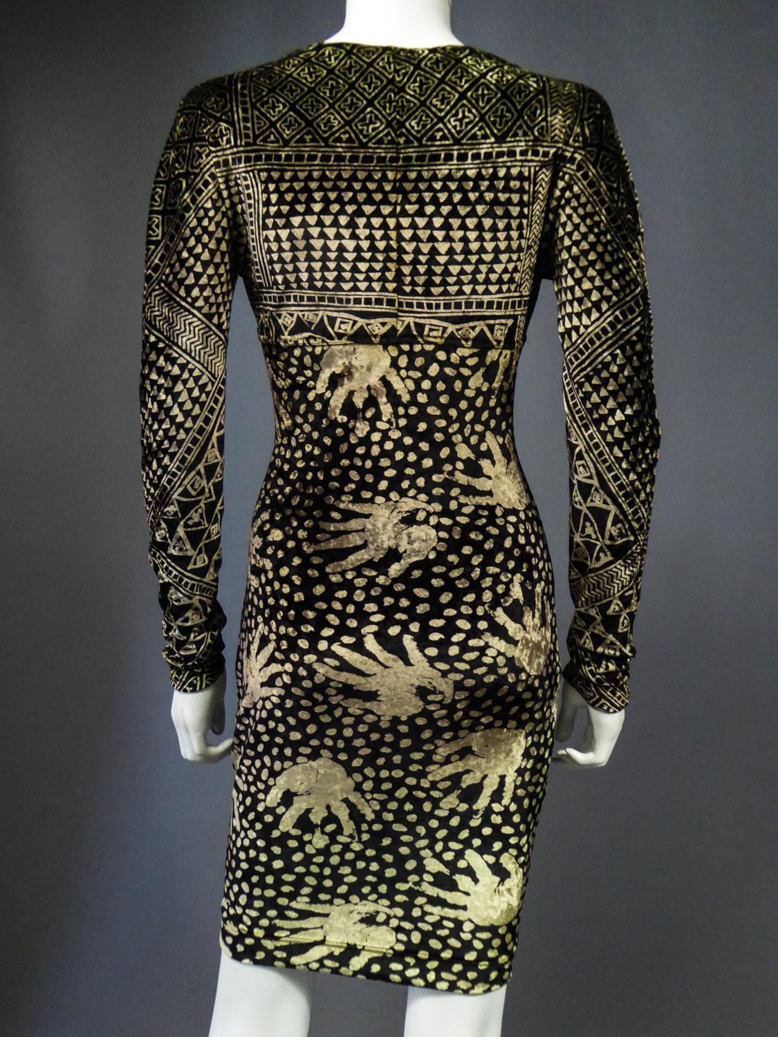 Une robe de Christian Lacroix en velours imprimé Circa 1991/2000 en vente 10