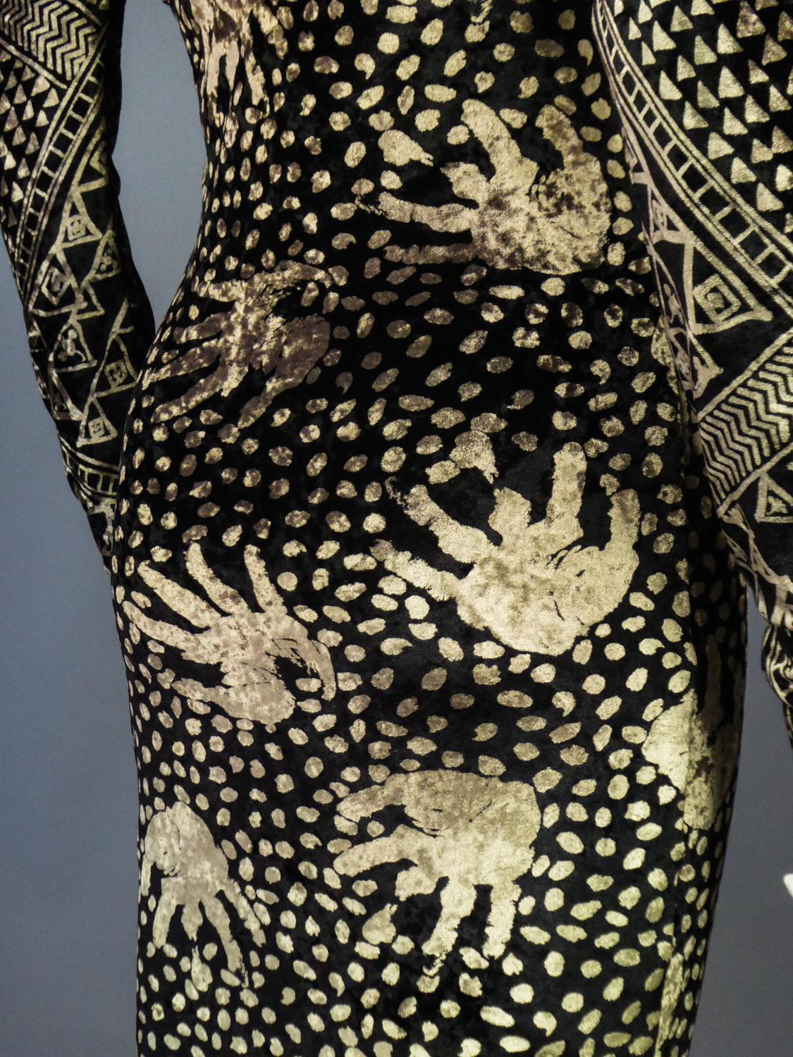 Une robe de Christian Lacroix en velours imprimé Circa 1991/2000 en vente 14