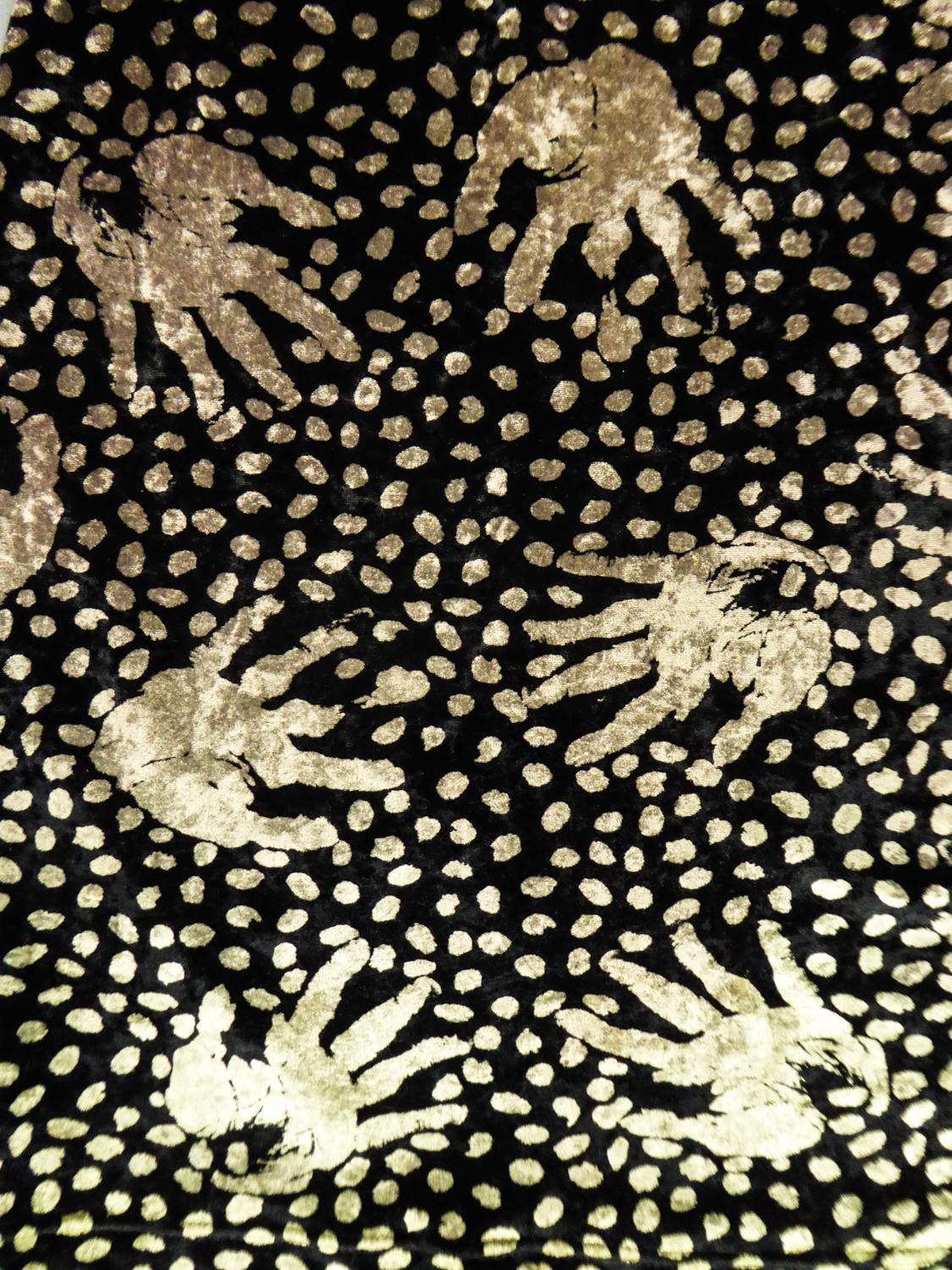 Noir Une robe de Christian Lacroix en velours imprimé Circa 1991/2000 en vente