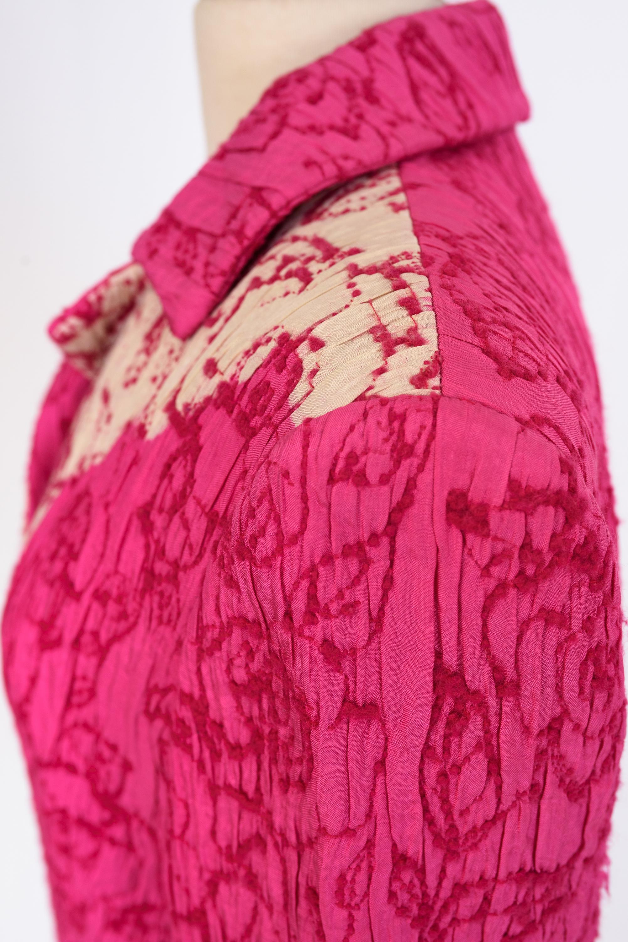 A Christian Lacroix jacket in blistered silk Fuschia Circa 2000 For Sale 4