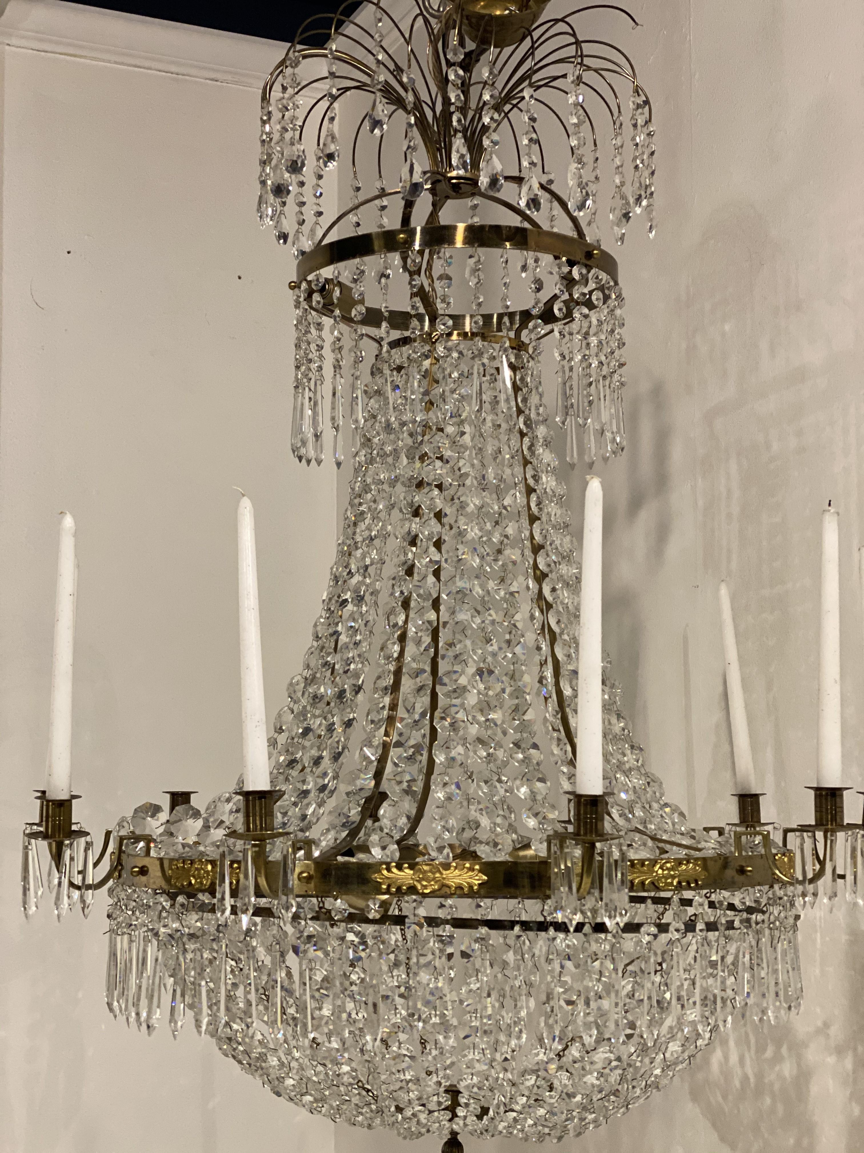 1900's Swedish Empire Crystal Chandelier with 12 lights In Good Condition For Sale In New York, NY