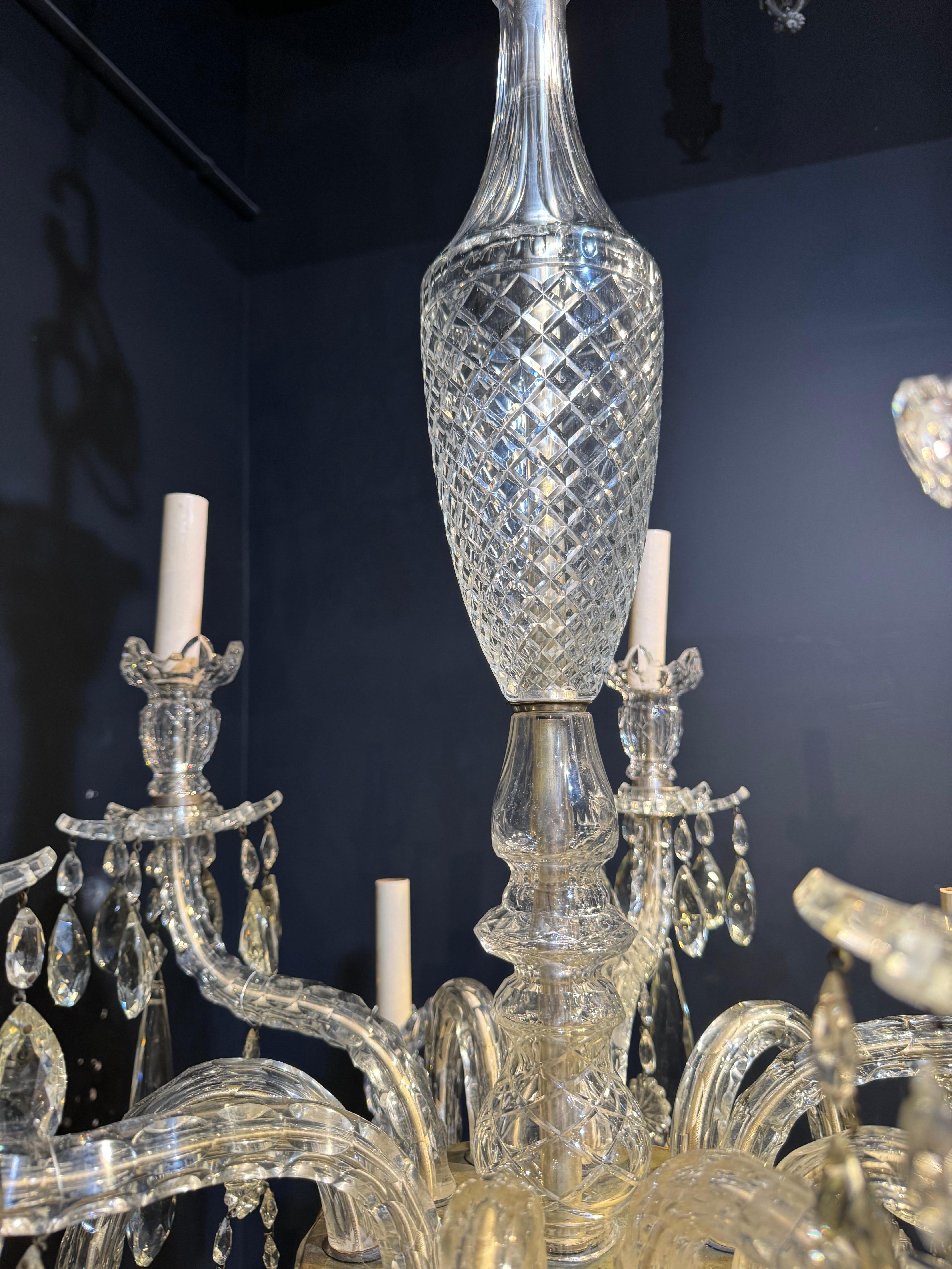 Lustre en cristal de Baccarat à 10 Lights, datant de 1900 Bon état - En vente à New York, NY