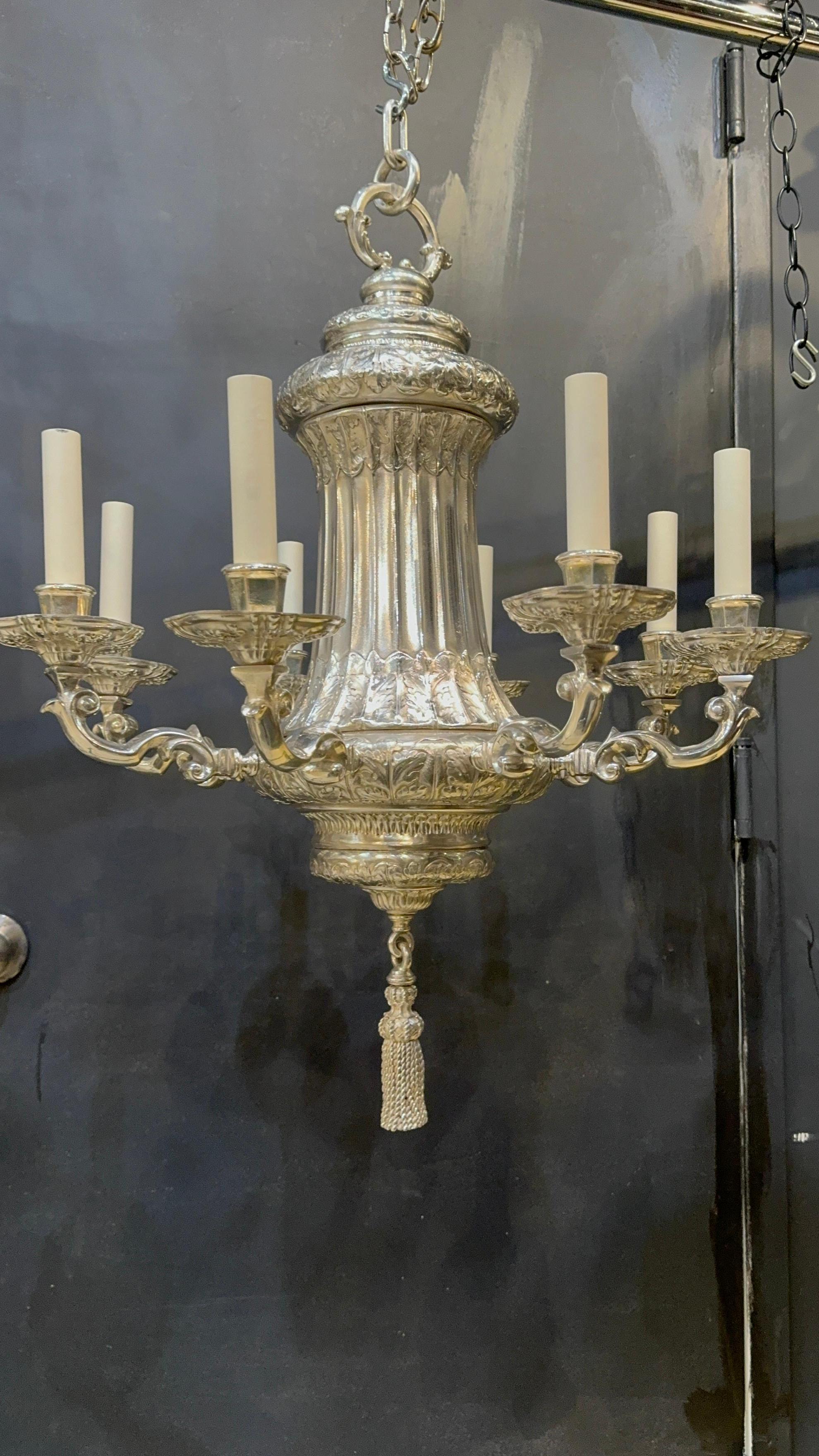Americano 1900 Caldwell Lampadario placcato argento a 8 luci in vendita