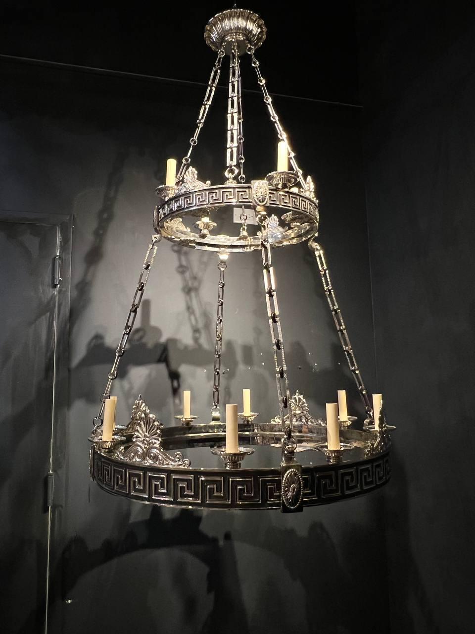 Neoclassical 1900's Silver Plated Neoclassic Chandelier with 16 lights For Sale