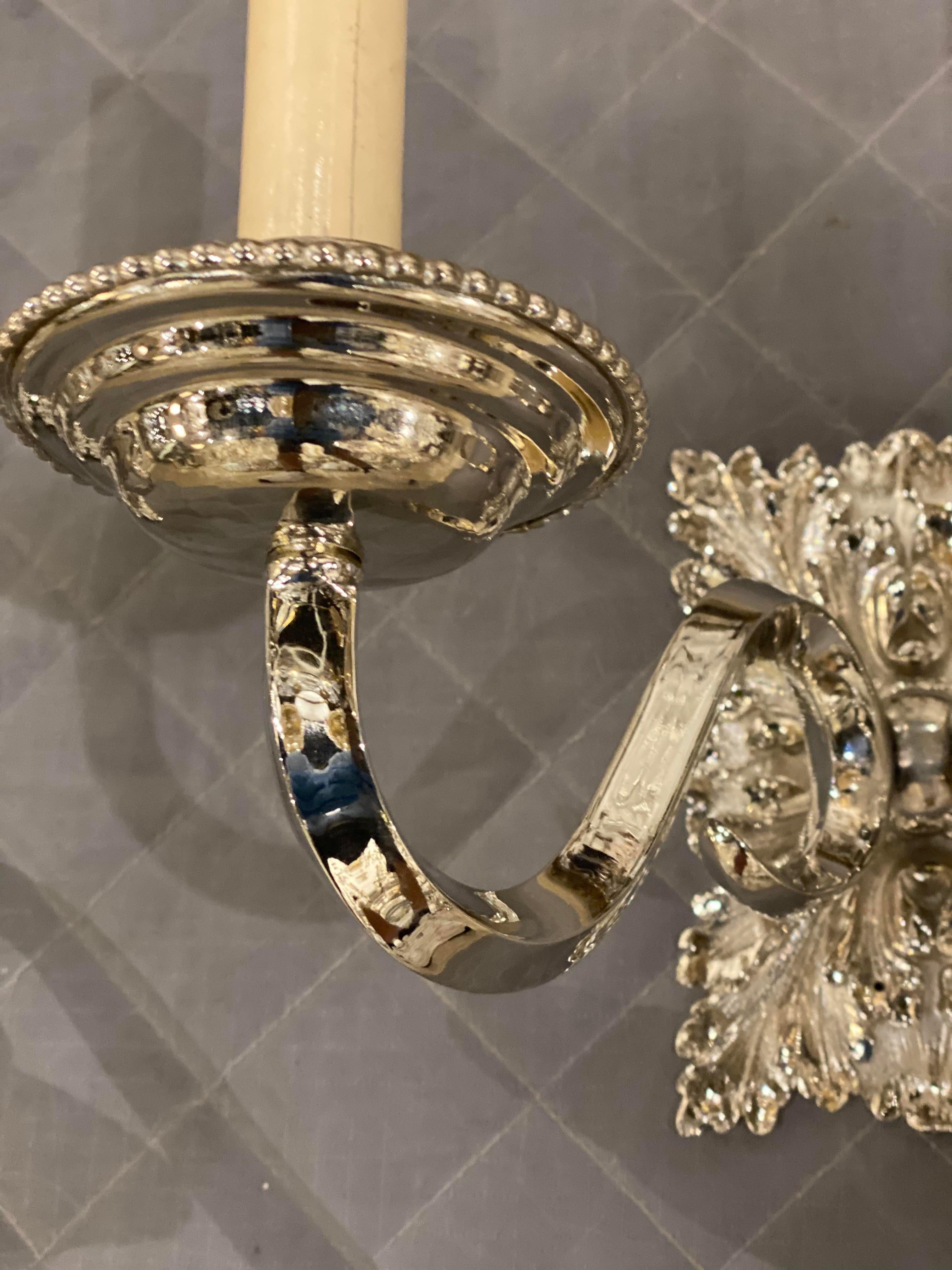 Applique con design a foglie di Caldwell placcate in argento del 1920 in vendita 2