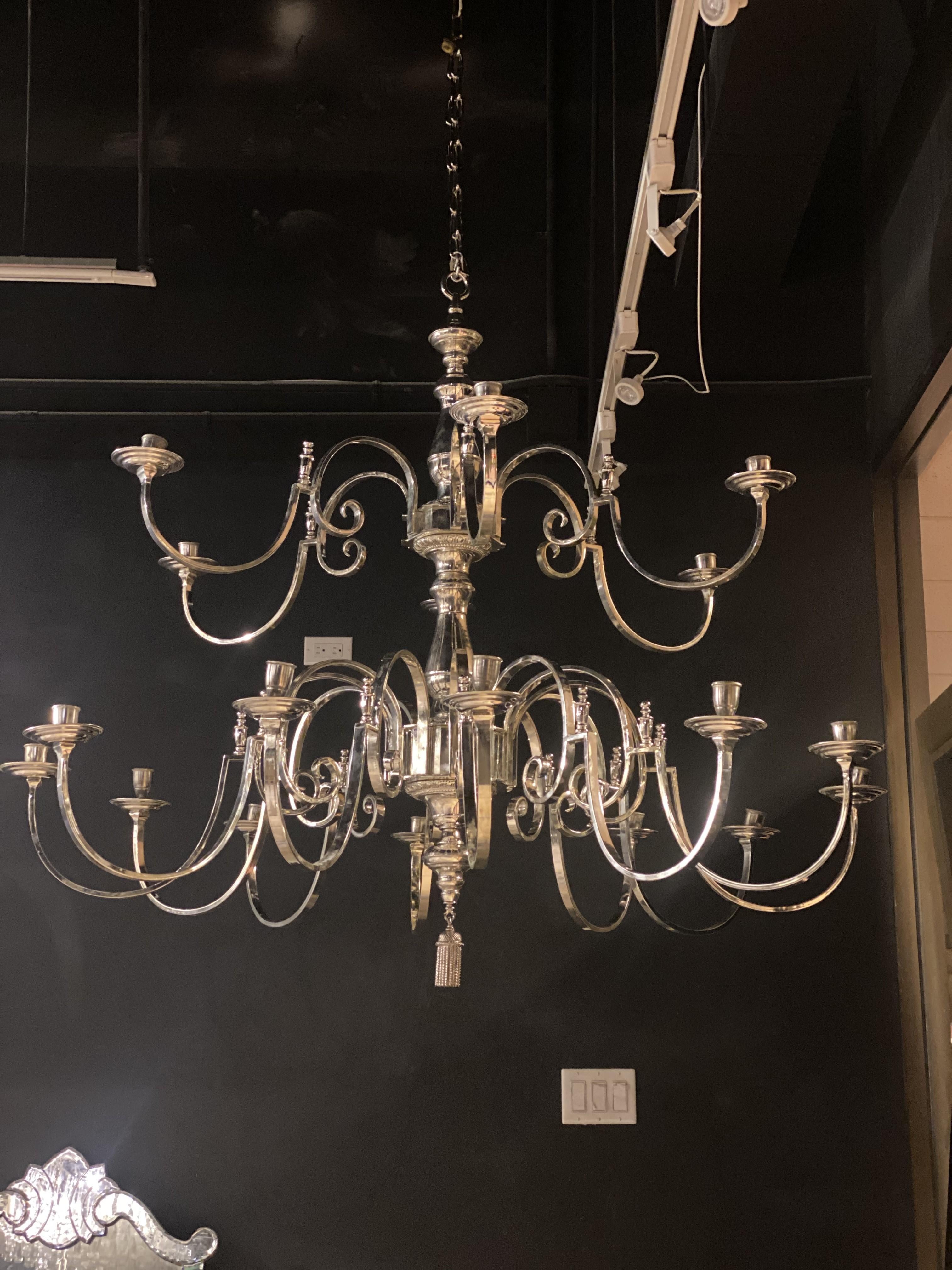 1930's English Silver Plated Chandelier with 18 lights In Good Condition For Sale In New York, NY