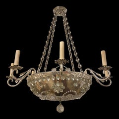Luminaire français des années 1930 en métal argenté avec fleurs en cristal