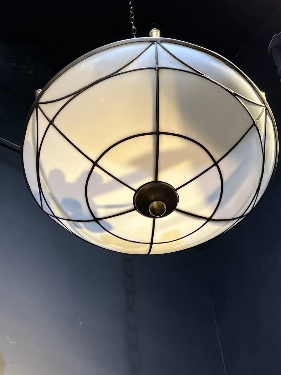 Metà XX secolo Apparecchio di illuminazione in vetro piombato degli anni '30 in vendita