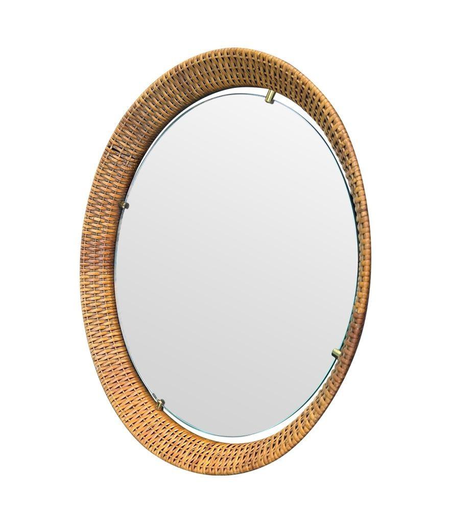 Un espejo circular de ratán tejido italiano de los años 50 de Cantu, Roma, con detalles de latón Latón en venta