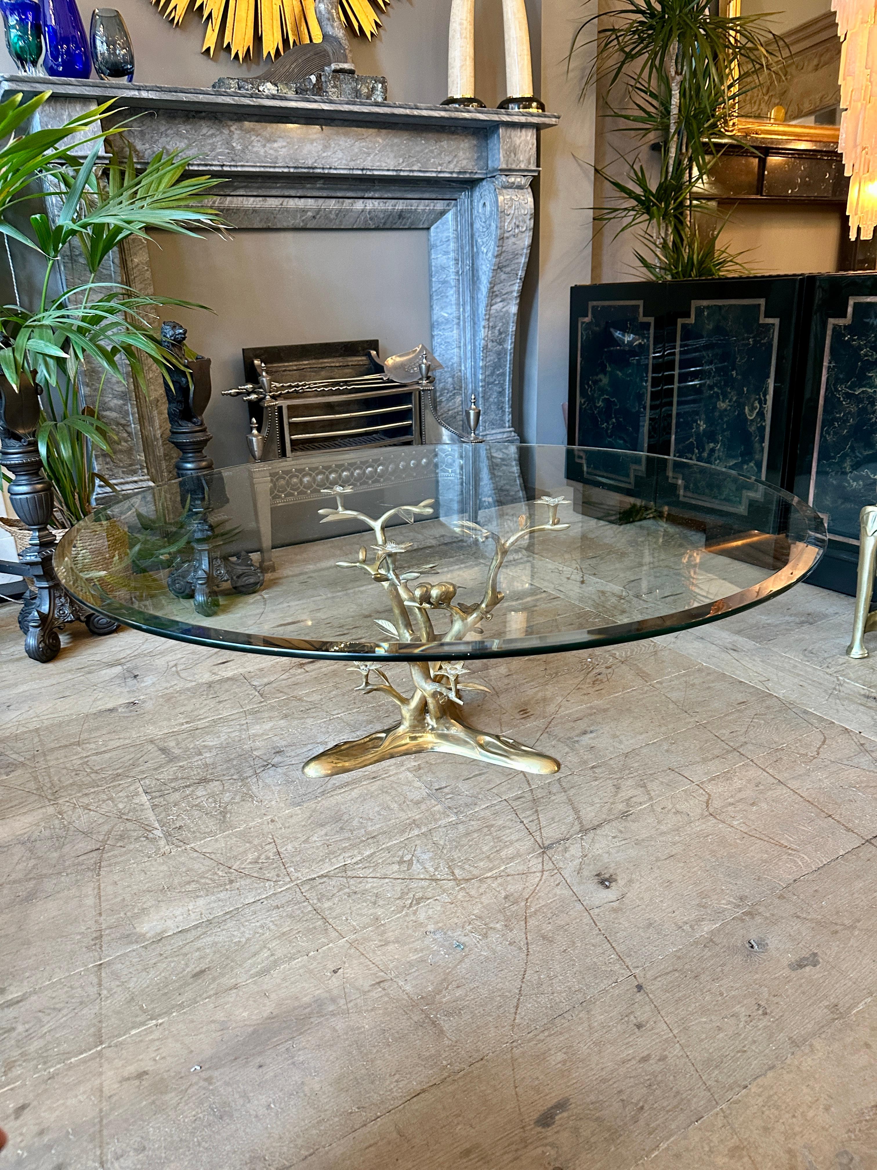 A Circular Brass Coffee Table By Willy Daro In Good Condition In London, GB