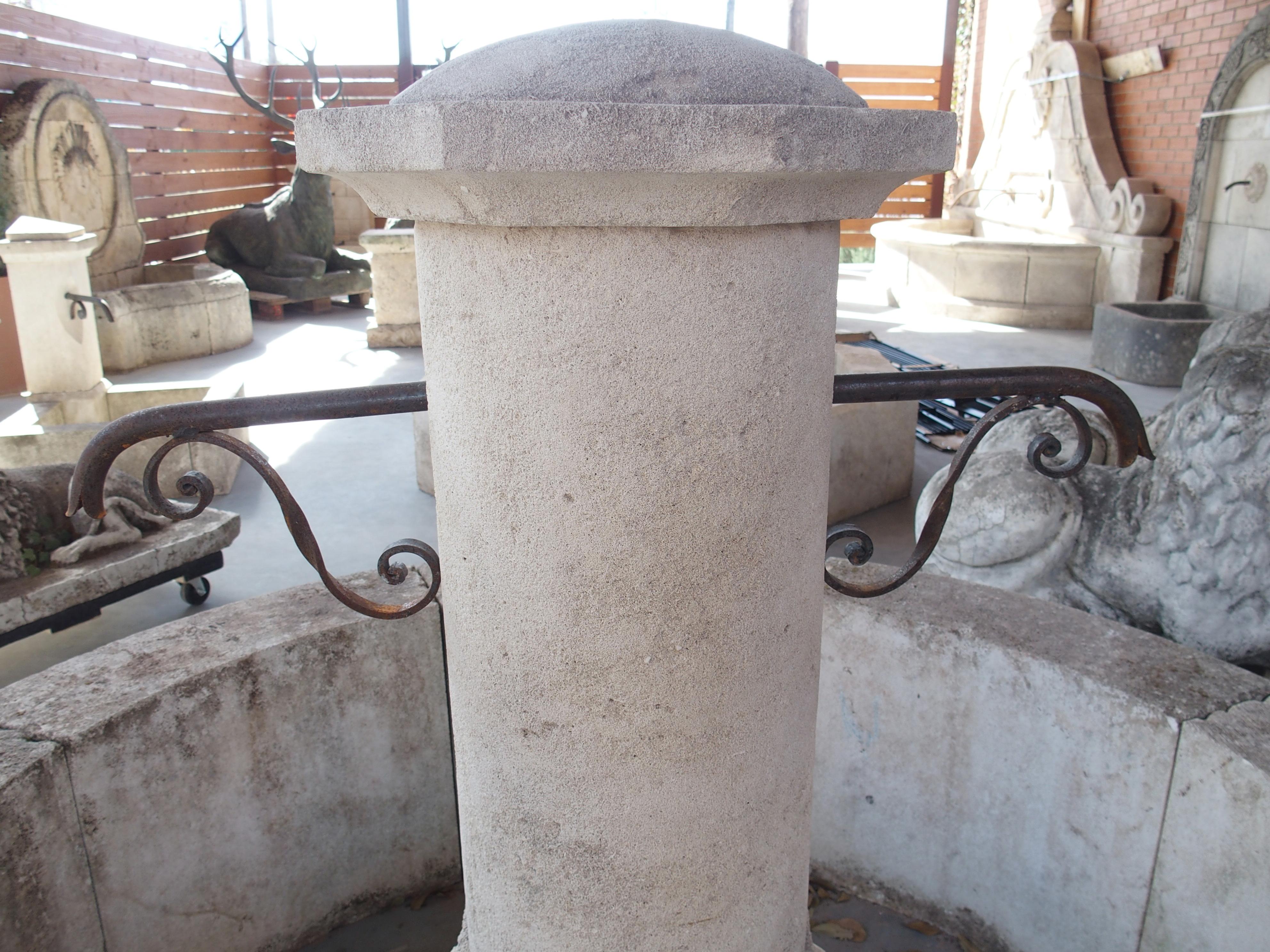 Runder Kalkstein-Mittelbrunnen aus der Provence, Frankreich, Le Mont im Angebot 3