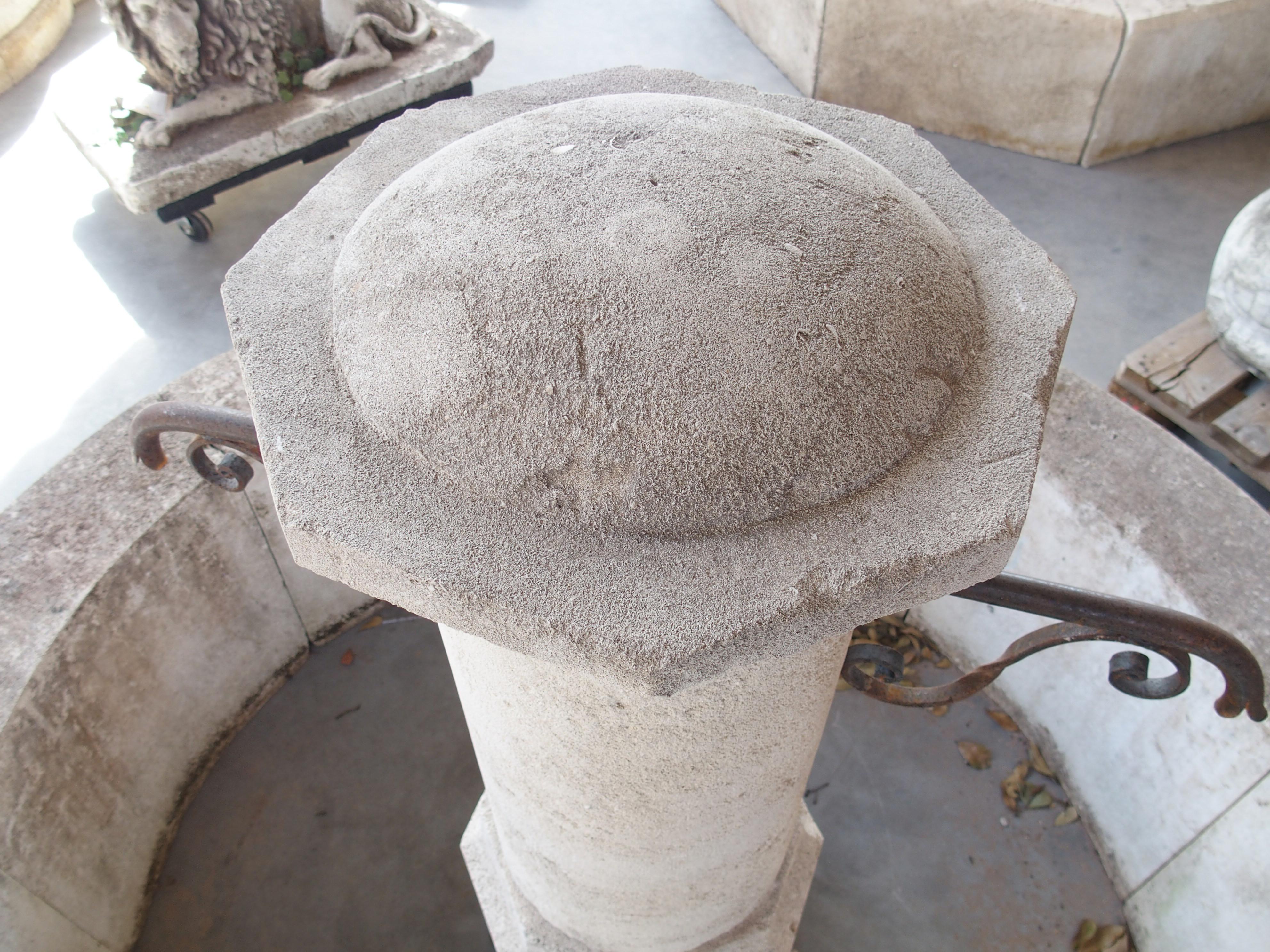 Runder Kalkstein-Mittelbrunnen aus der Provence, Frankreich, Le Mont im Angebot 7