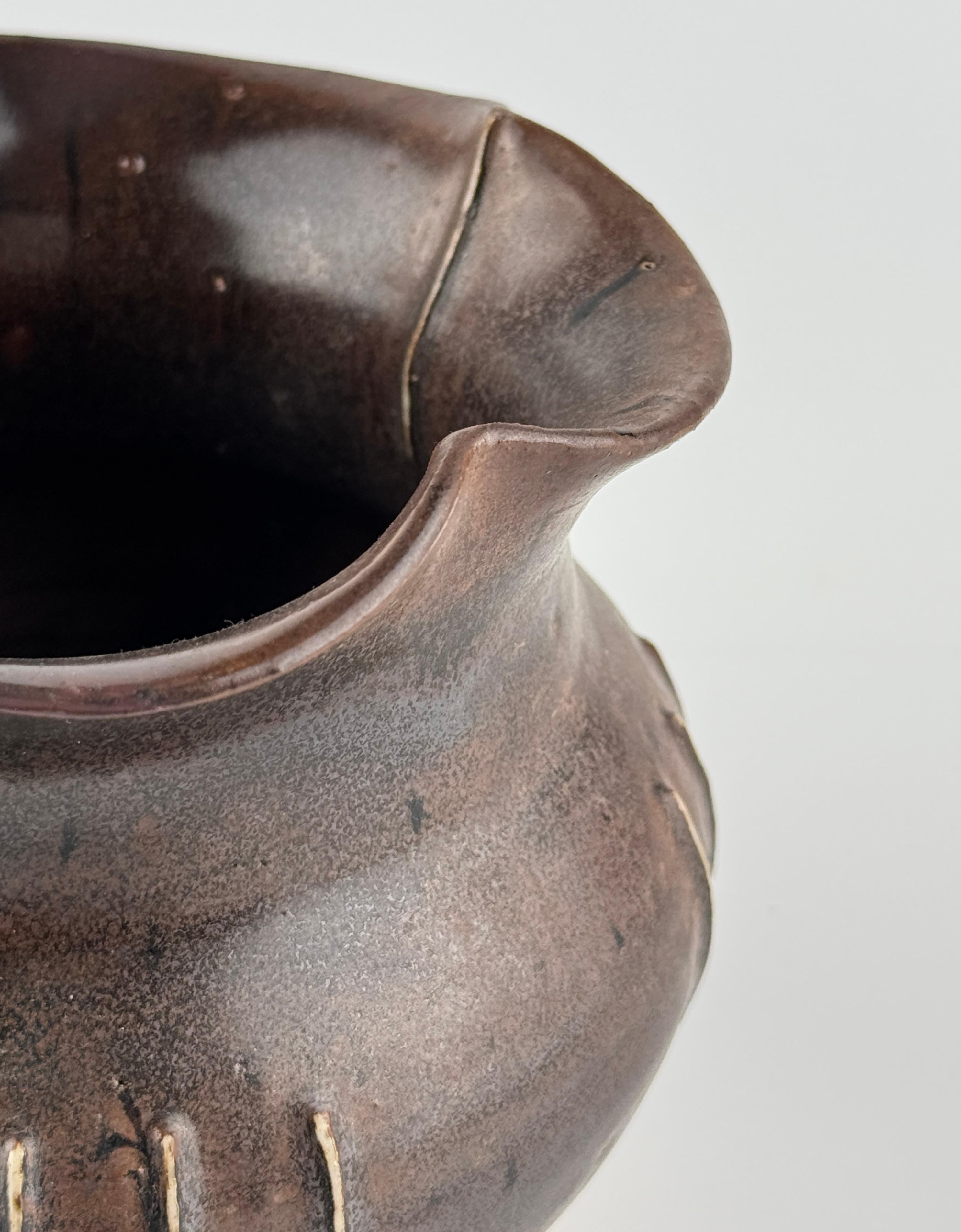A Cizhou Blackish Brown Glazed Stoneware Foliate Jar, Northern Song Dynasty For Sale 1