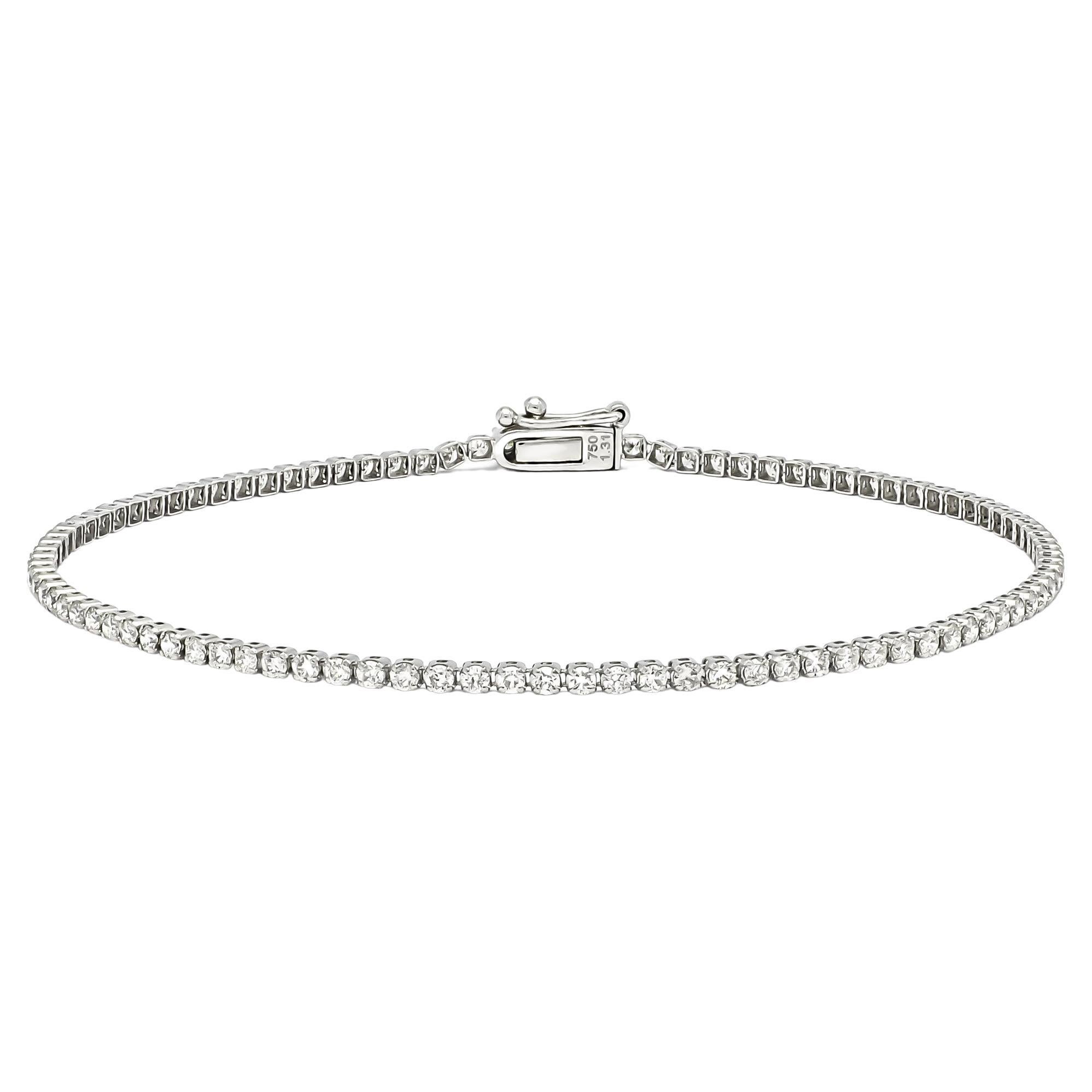 Bracelet tennis classique à quatre griffes en or blanc 18 carats et diamants naturels de 1,50 carat
