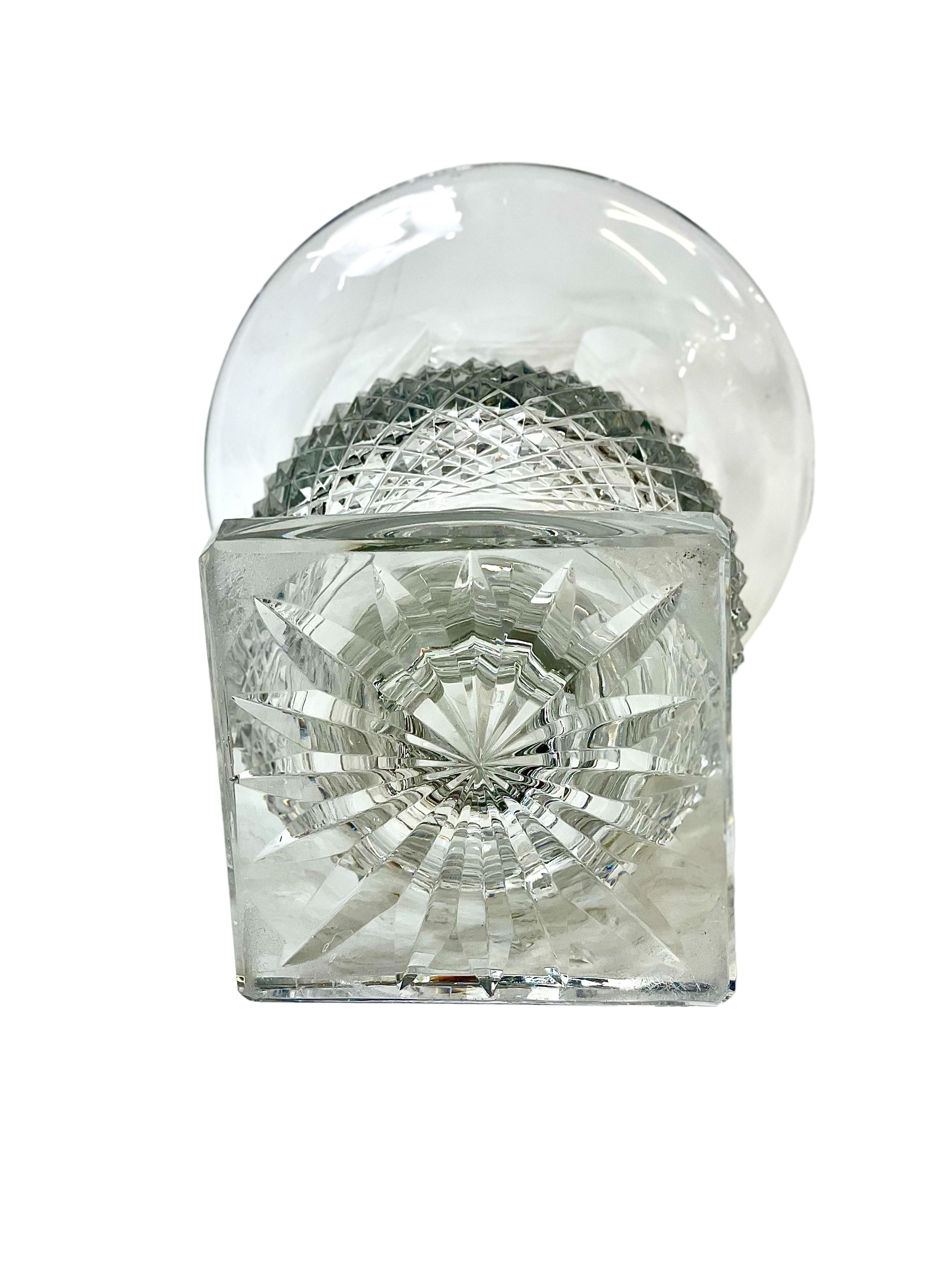 French Saint Louis Tall Crystal Medicis Vase, in the Style of Baccarat In Good Condition For Sale In LA CIOTAT, FR