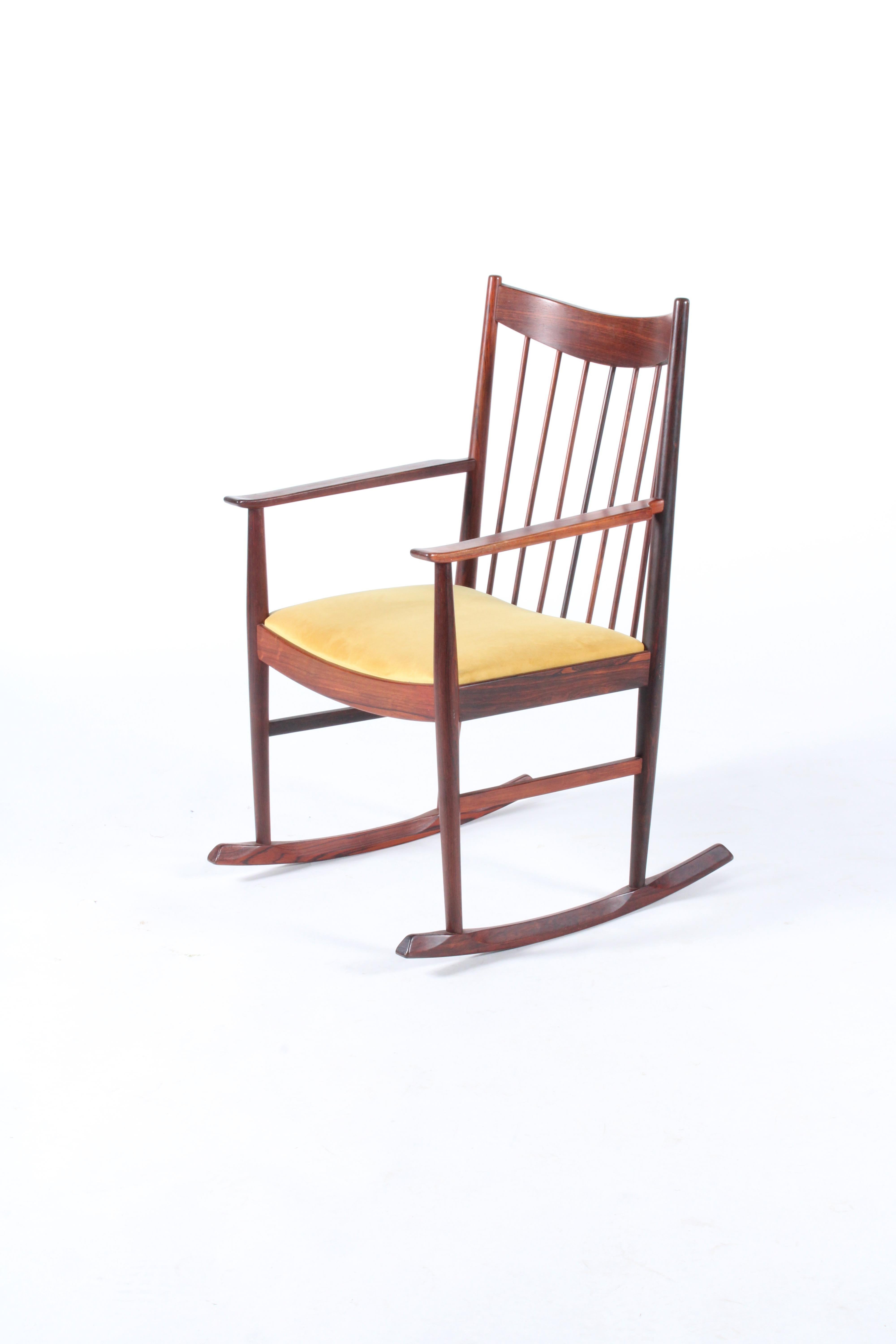Mid-Century Modern Classic Danish Rocking Chair by Arne Vodder for Sibast For Sale