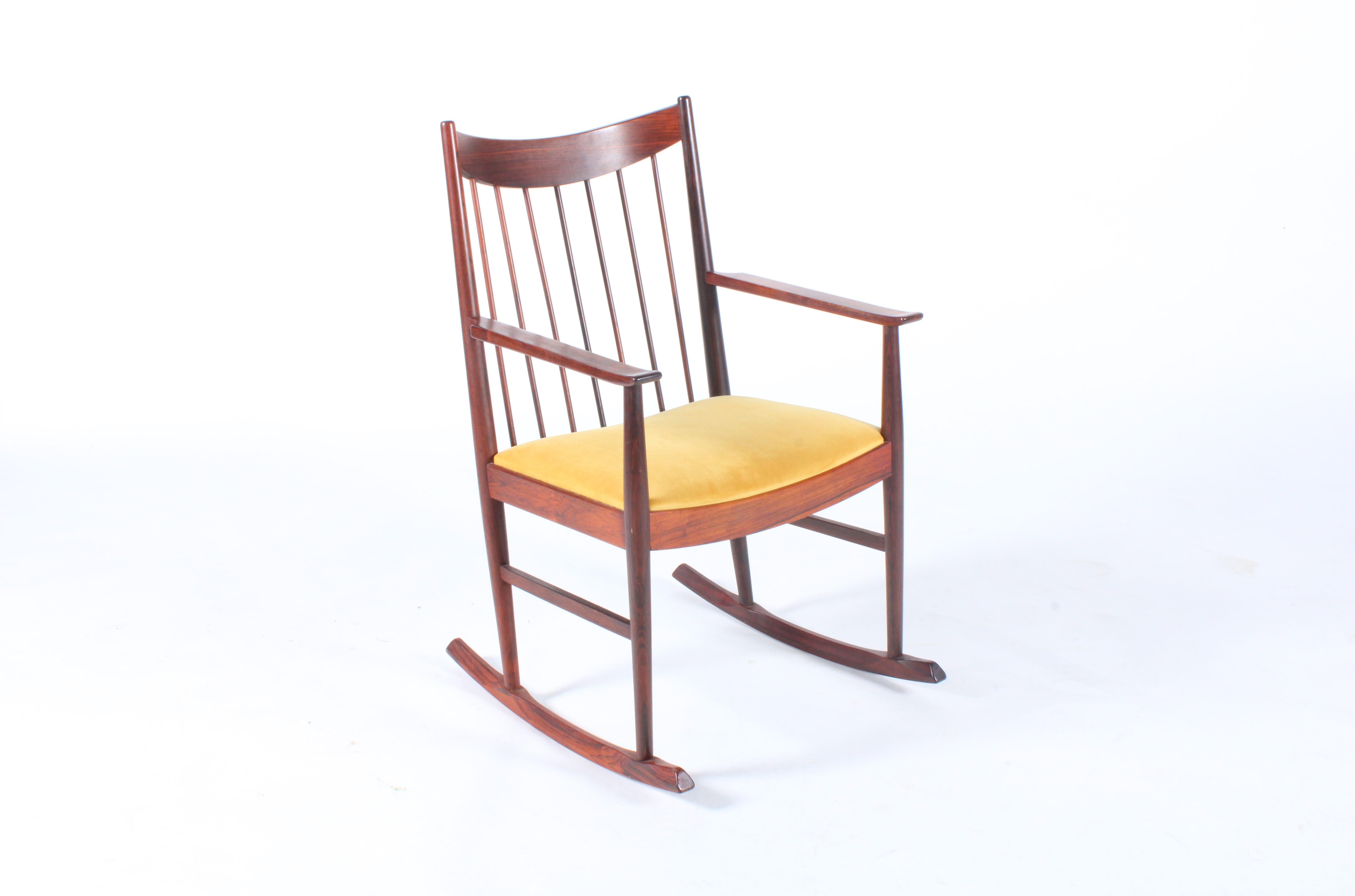 Classic Danish Rocking Chair by Arne Vodder for Sibast For Sale 1