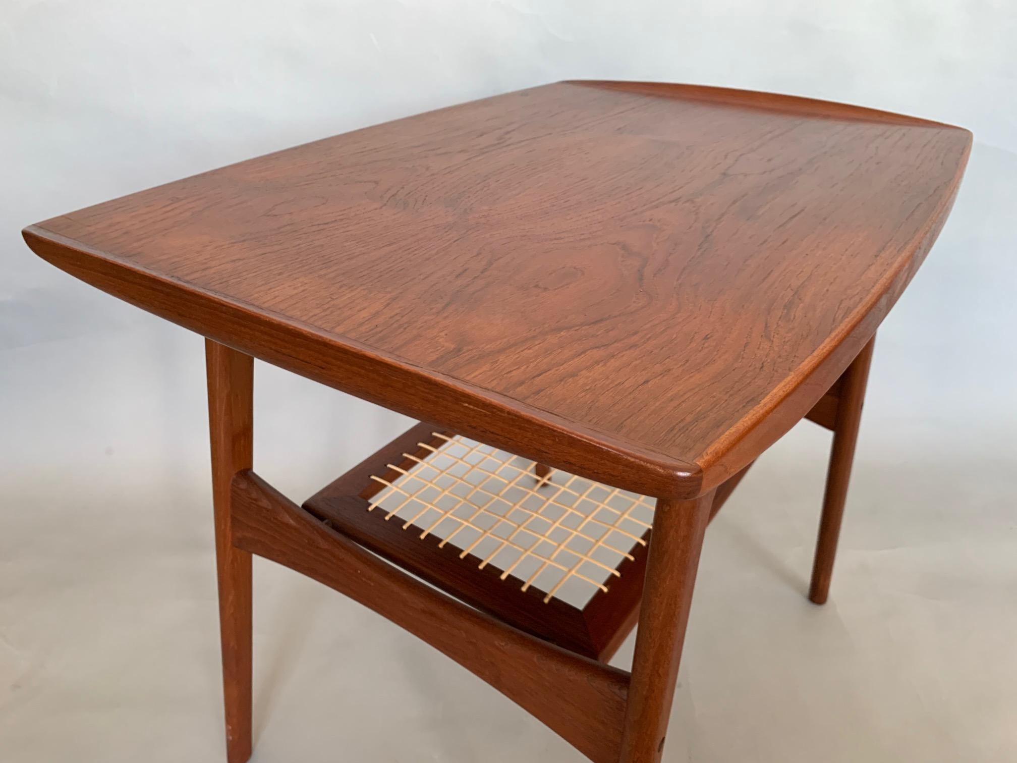 Classic Danish Side Table by Arne Hovmand-Olsen for Mogens Kold in Teak 3