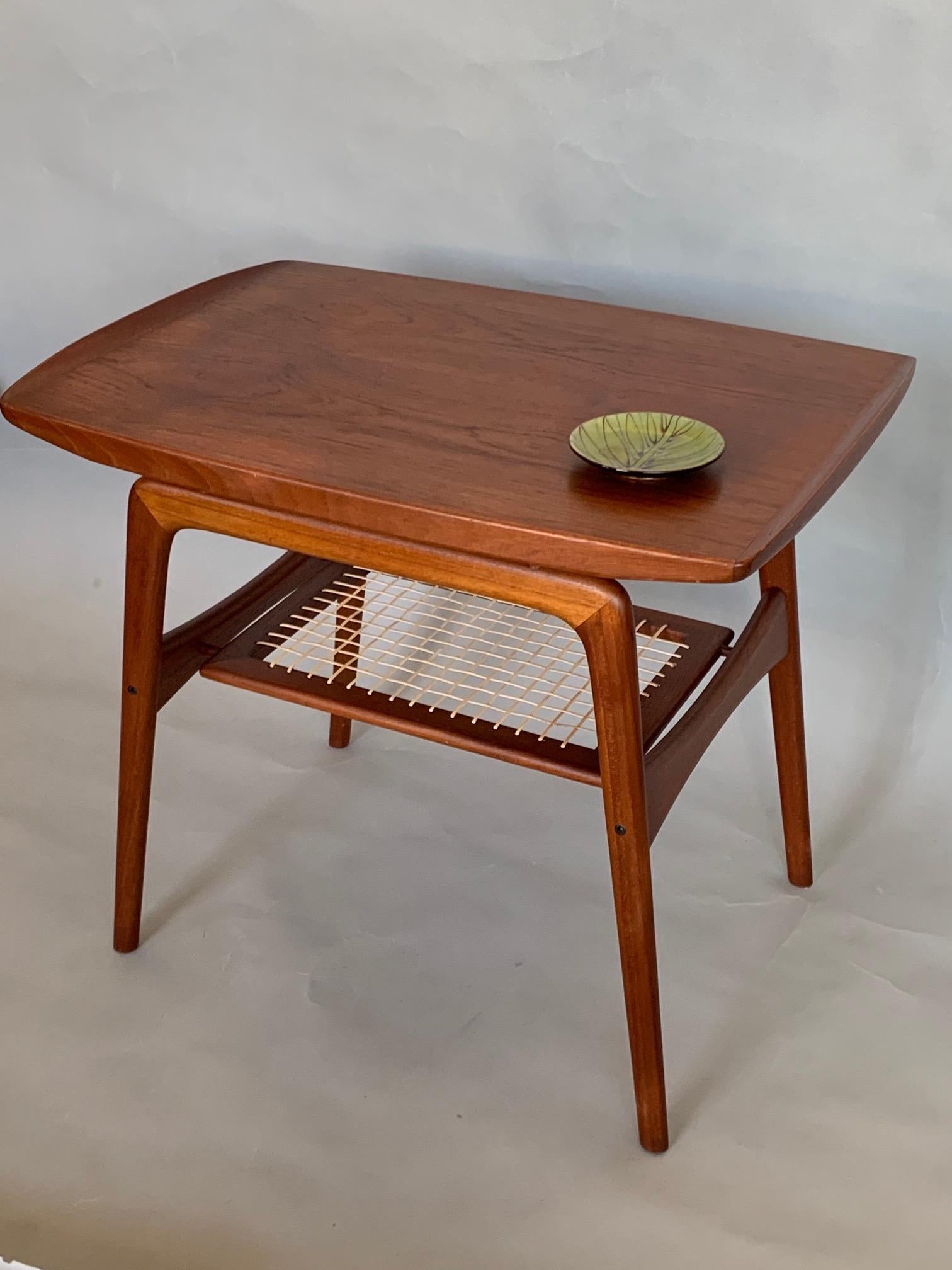 Mid-Century Modern Classic Danish Side Table by Arne Hovmand-Olsen for Mogens Kold in Teak