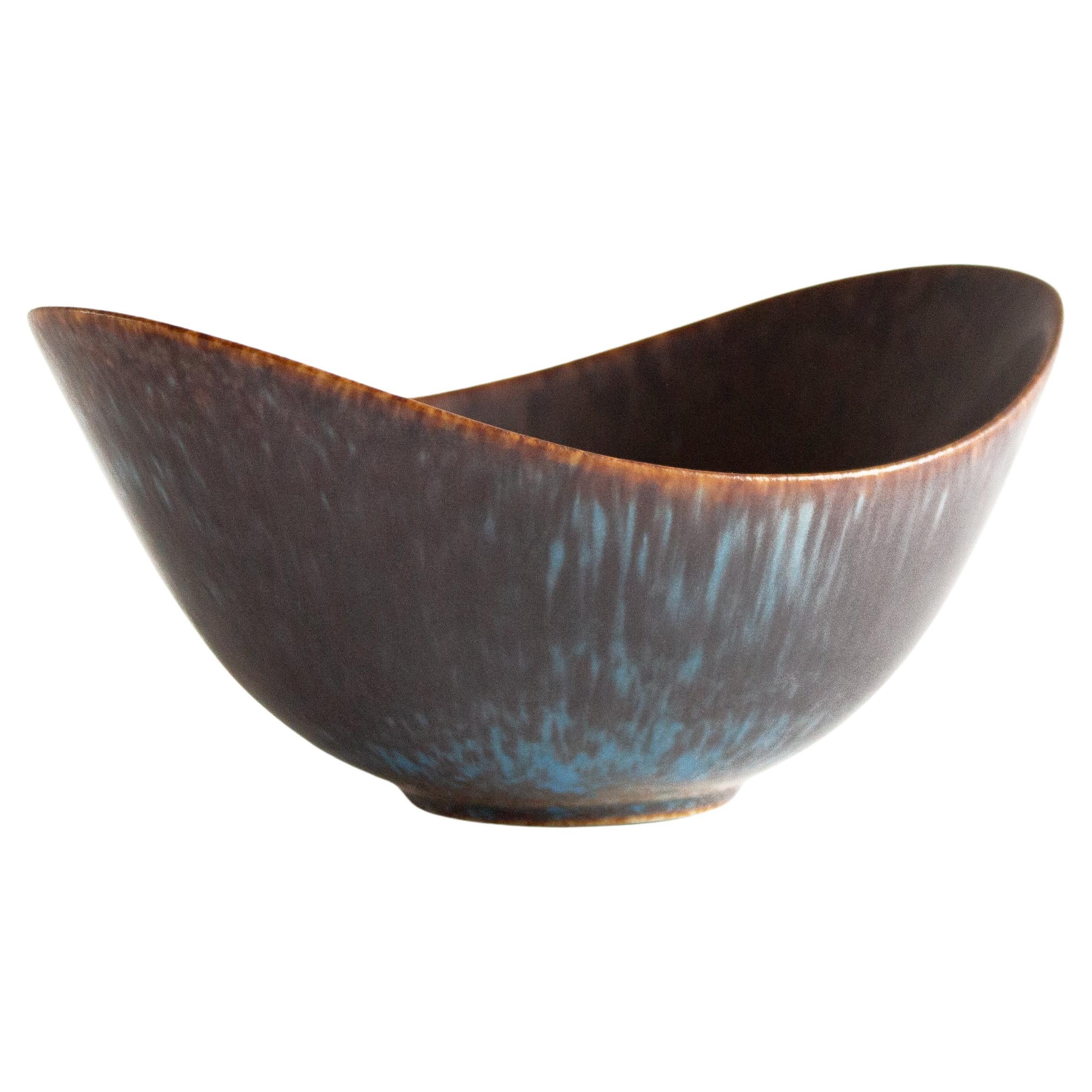 Un'elegante ciotola classica in ceramica "Aro" di Gunnar Nylund, Rorstrand, Svezia, 1960